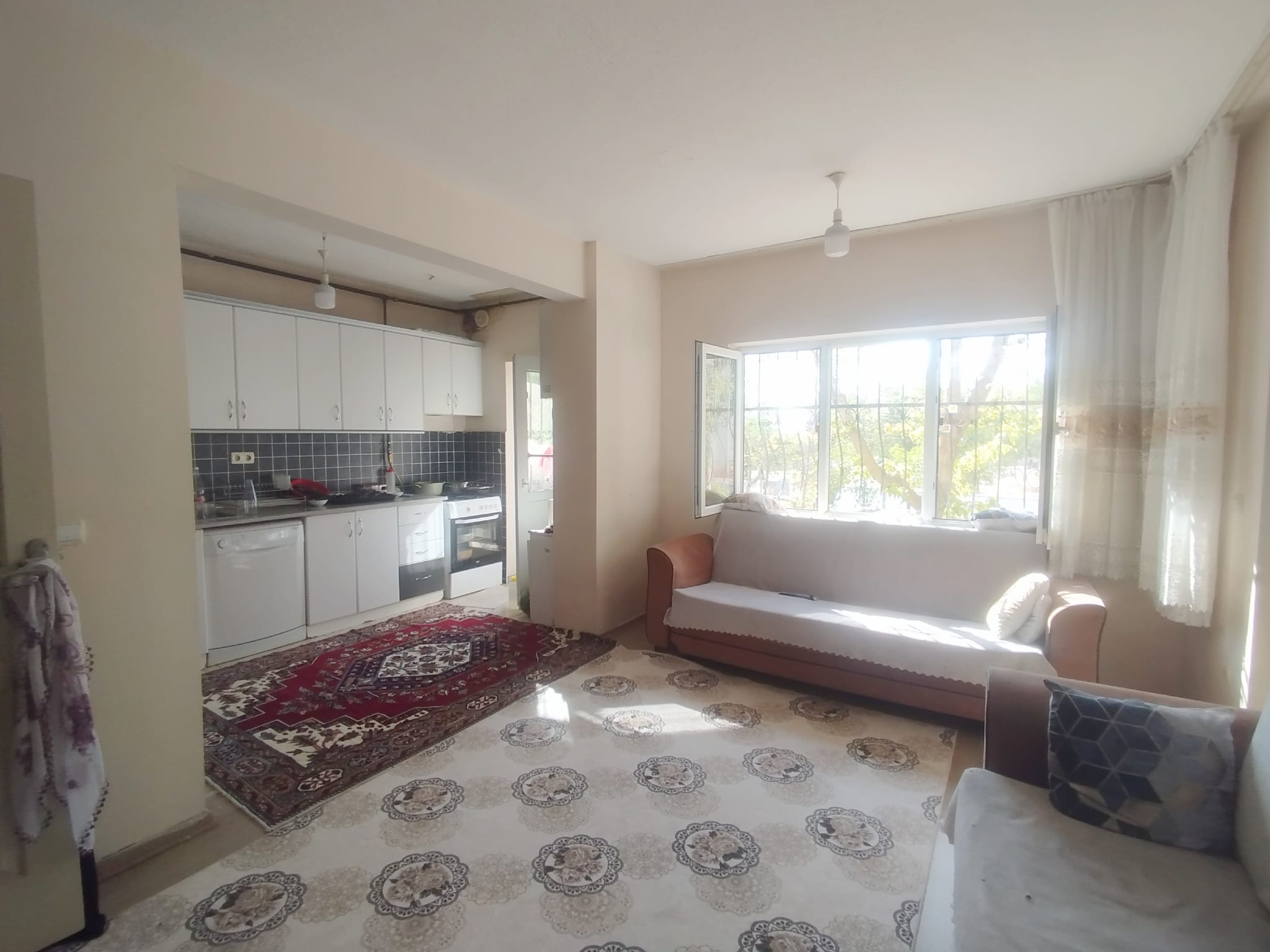 ÇÖLGÜZELİ FİNAL OKULLARI ARKASINDA SATILIK 2+1 DAİRE