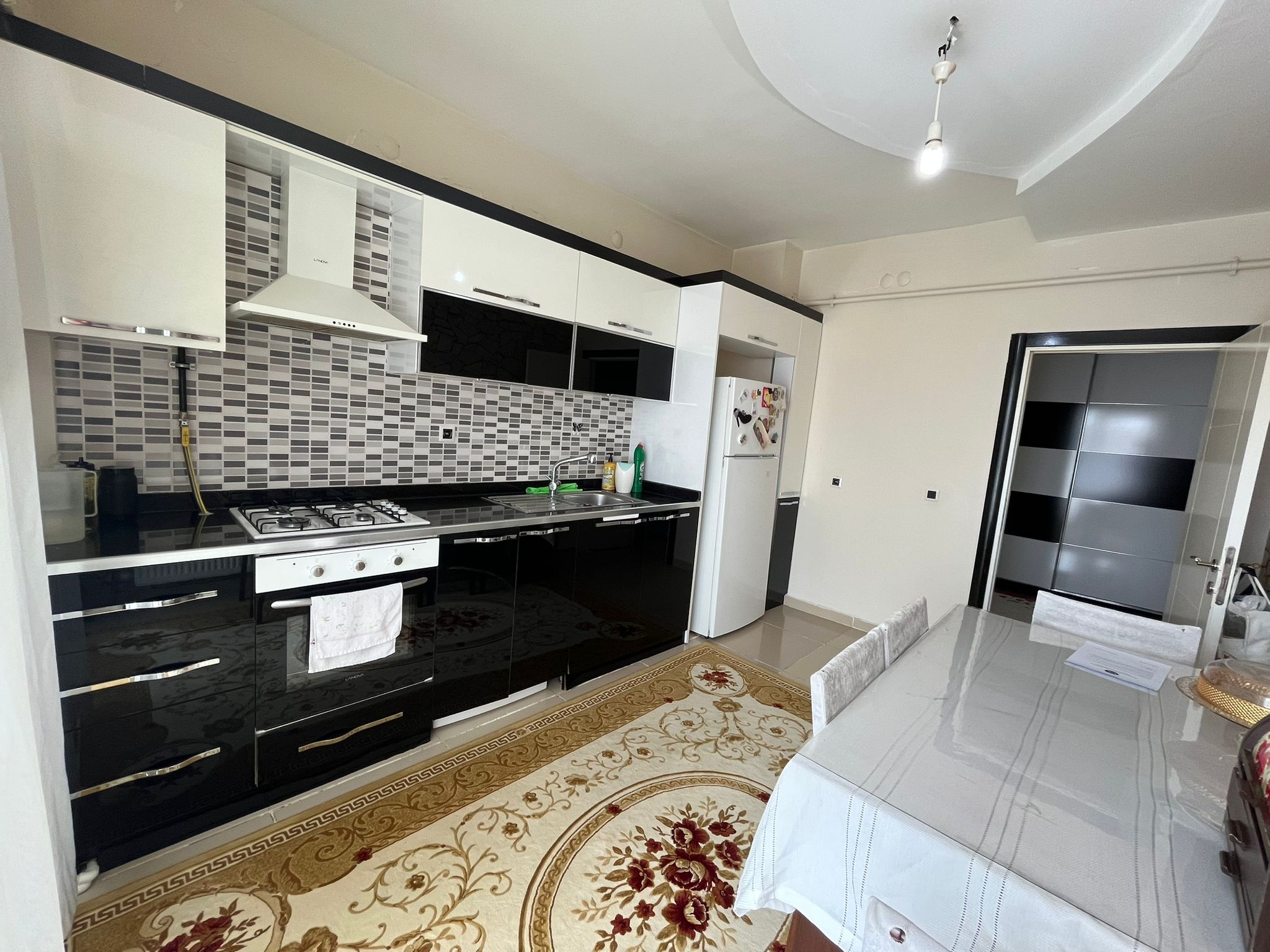 HAVAALANI KAVŞAĞI SATILIK 3+1 DAİRE