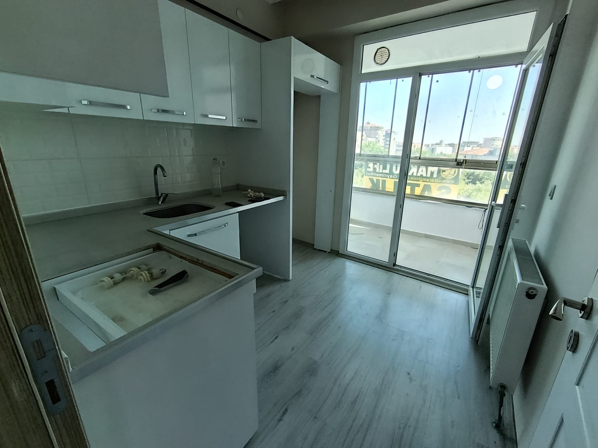  OFİS KOŞUYOLU PARKI KARŞISINDA FIRSAT 2+1 DAİRE