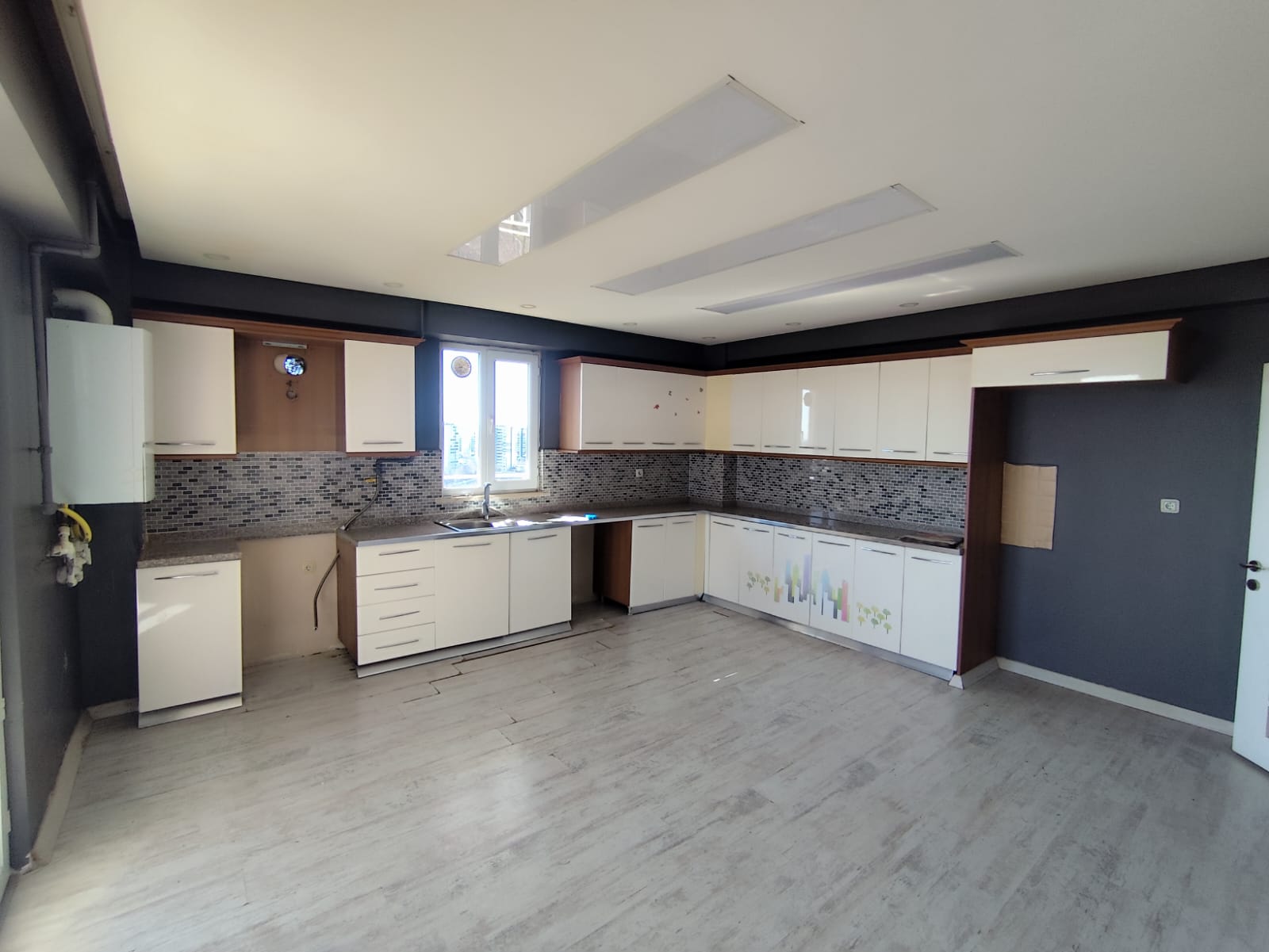 BATI HASTANESİ CIVARI DUBLEKS 4+1  DAİRE