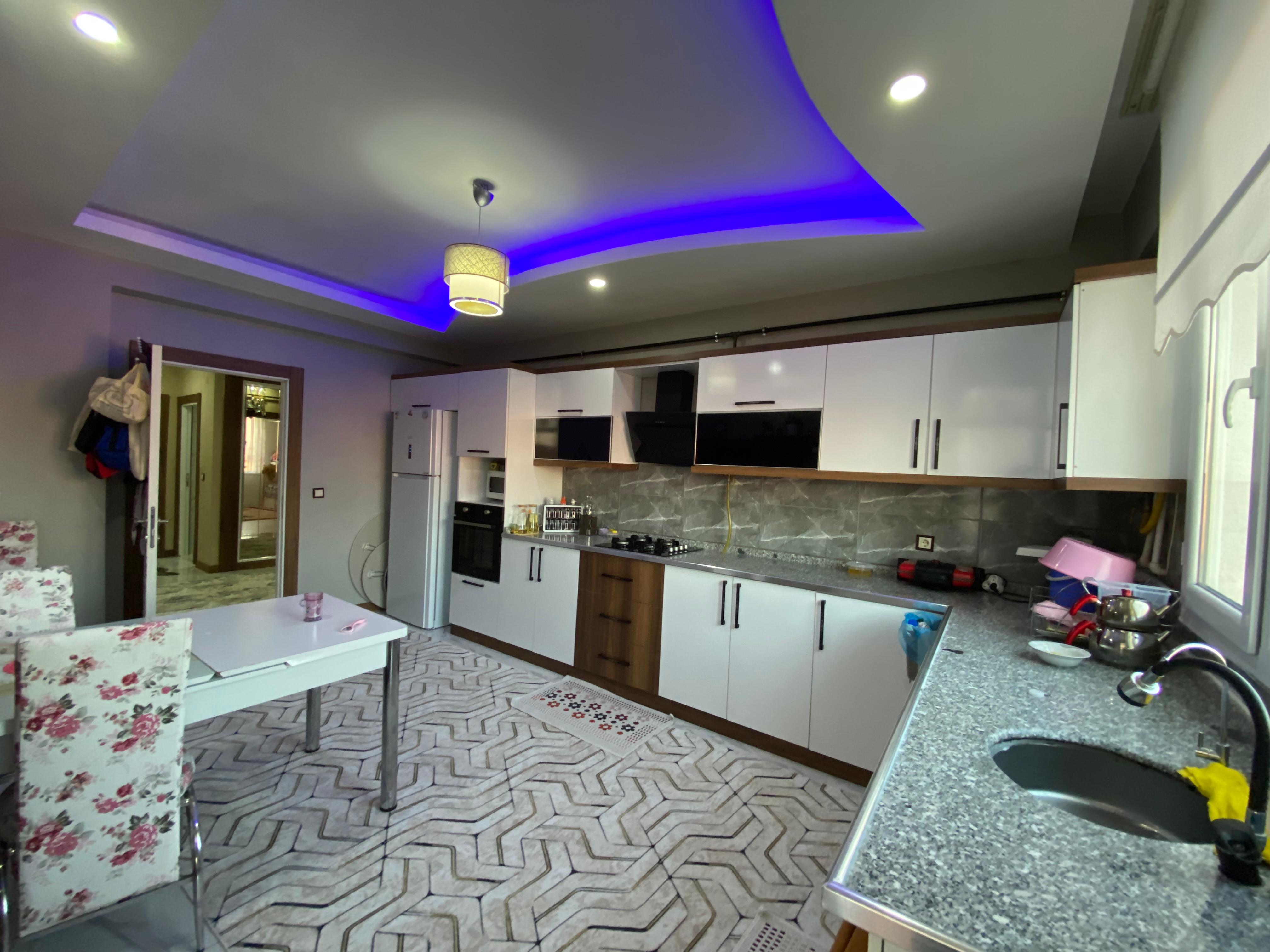  ÜÇKUYULARDA ACİL SATILIK 3+1 YATIRIMLIK DAİRE 