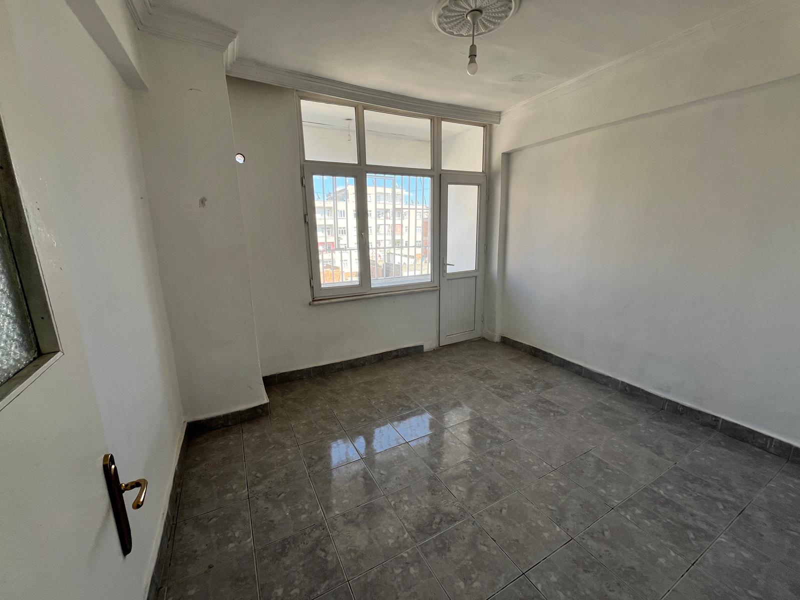 BAĞLAR FATİH MAH 2+1 HASARSIZ SATILIK DAİRE 