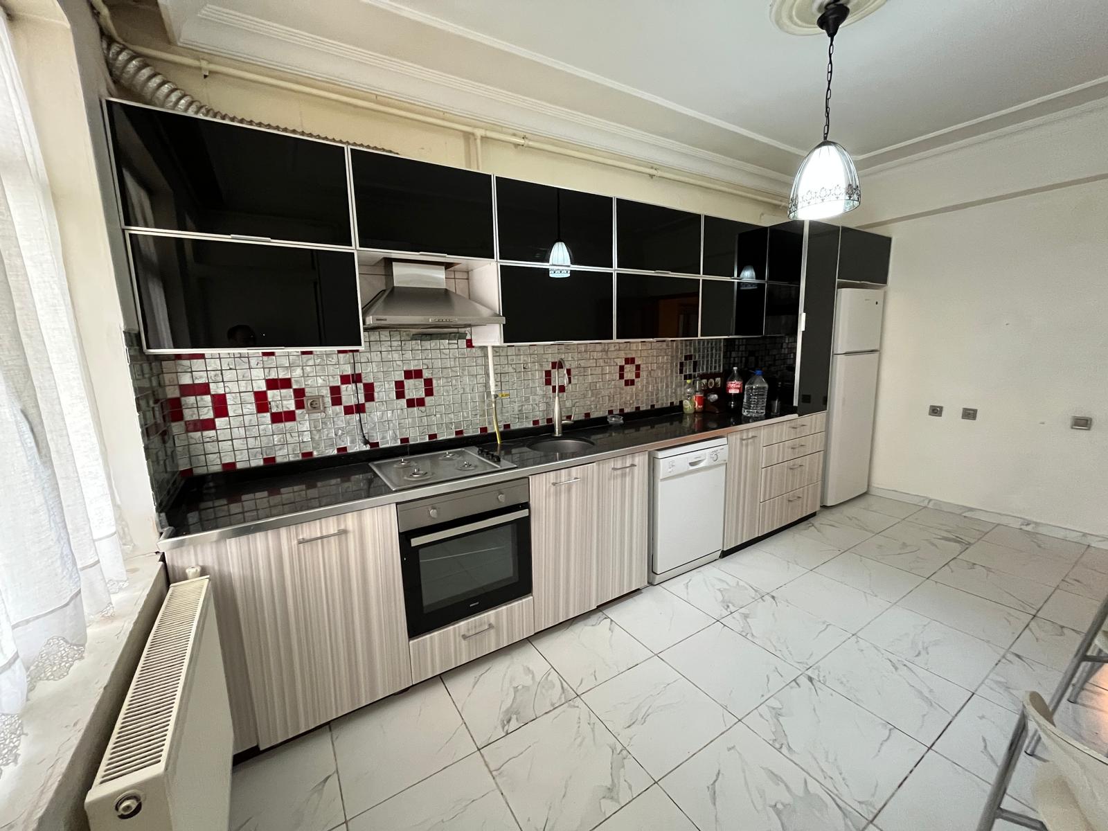 GAZİLERDE GENİŞ FERAH 4+1 SATILIK DAİRE