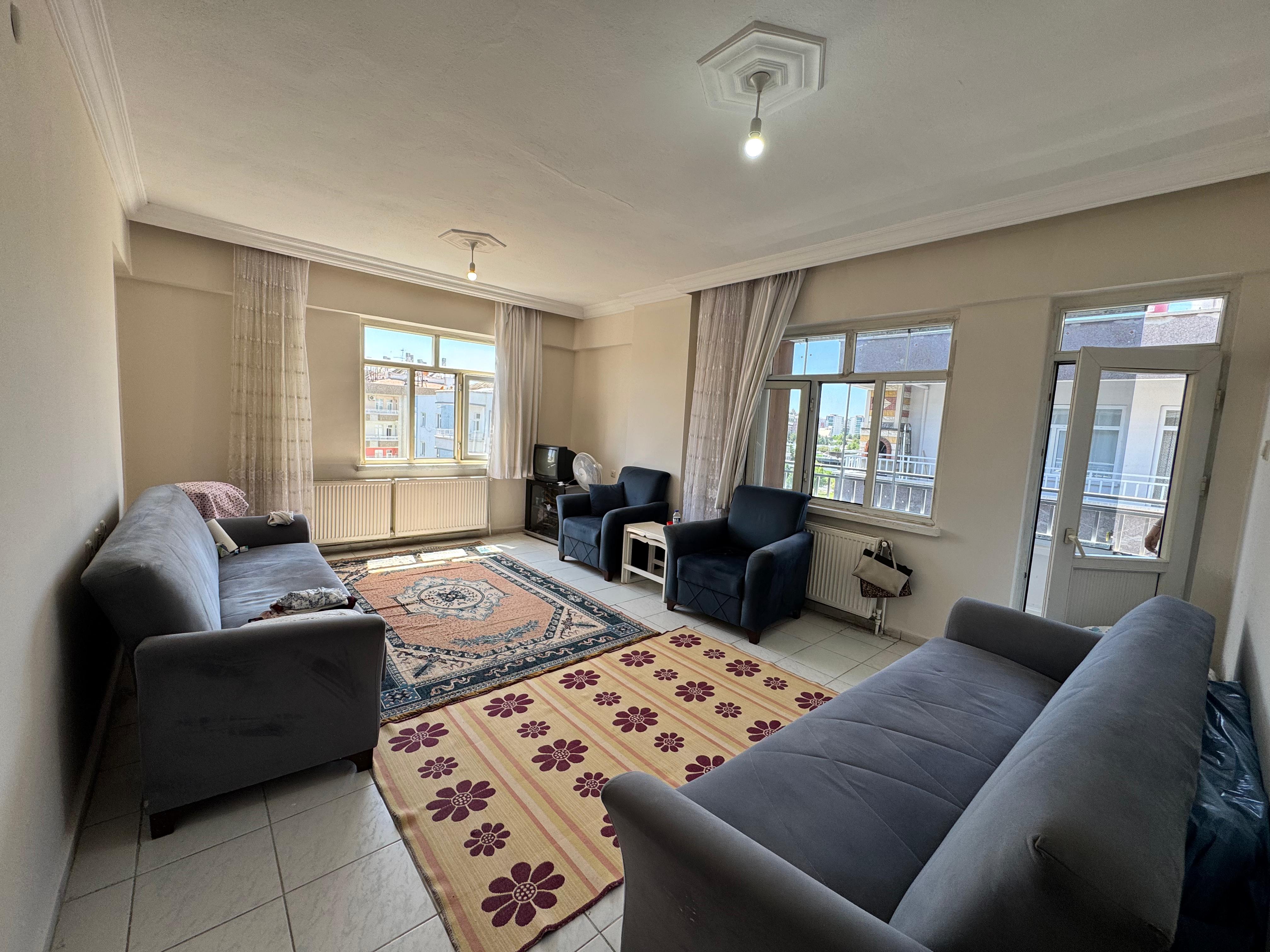 DİCLEKENT BULV. ANA CADDE ÜZERİ 3+1 UYGUN FİYATLI DAİRE