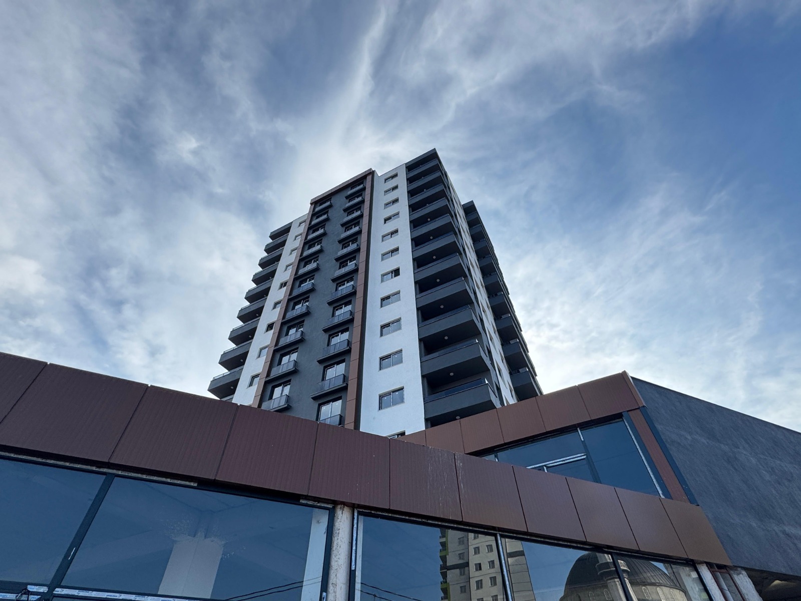 SIFIR 75 TEKEL CADDESİ ÜZERİ 3+1 OTURUMA HAZIR DAİRE