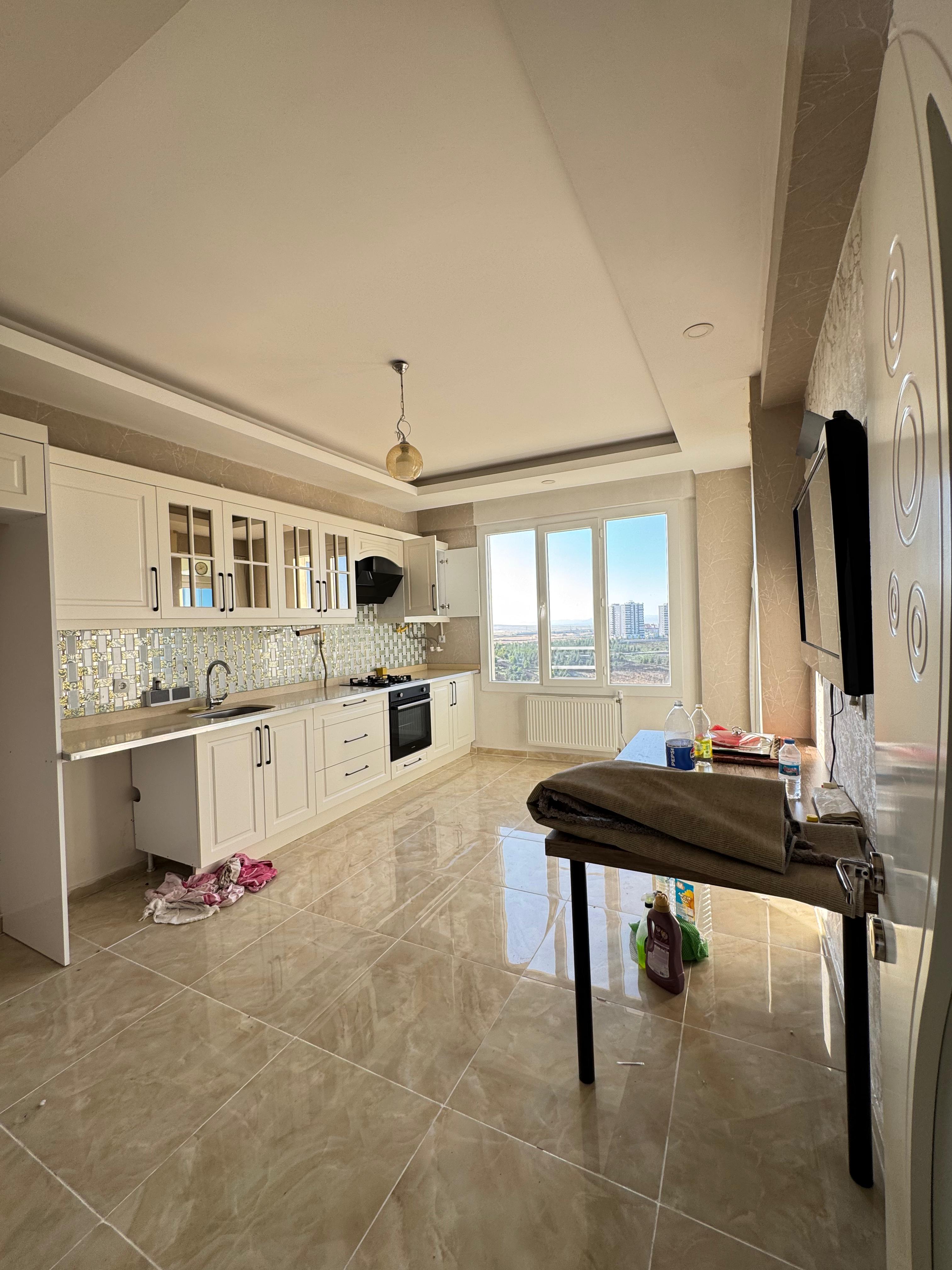 STADYUM CİVARI SATILIK OTURUMA HAZIR HAVUZLU 3+1 DAİRE