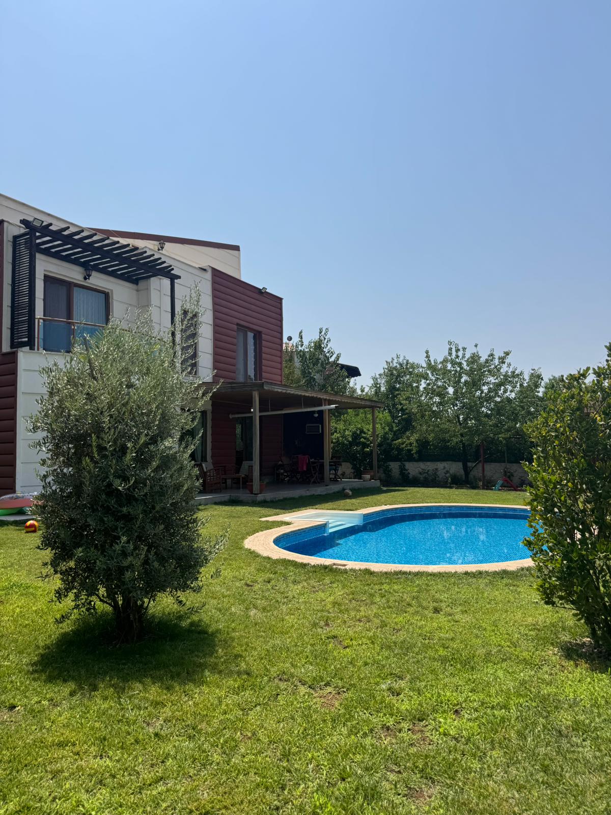 KENT ORMAN ARKASINDA KÖŞE VE GENİŞ PEYZAJIYLA  SATILIK TRİPLEX VİLLA 