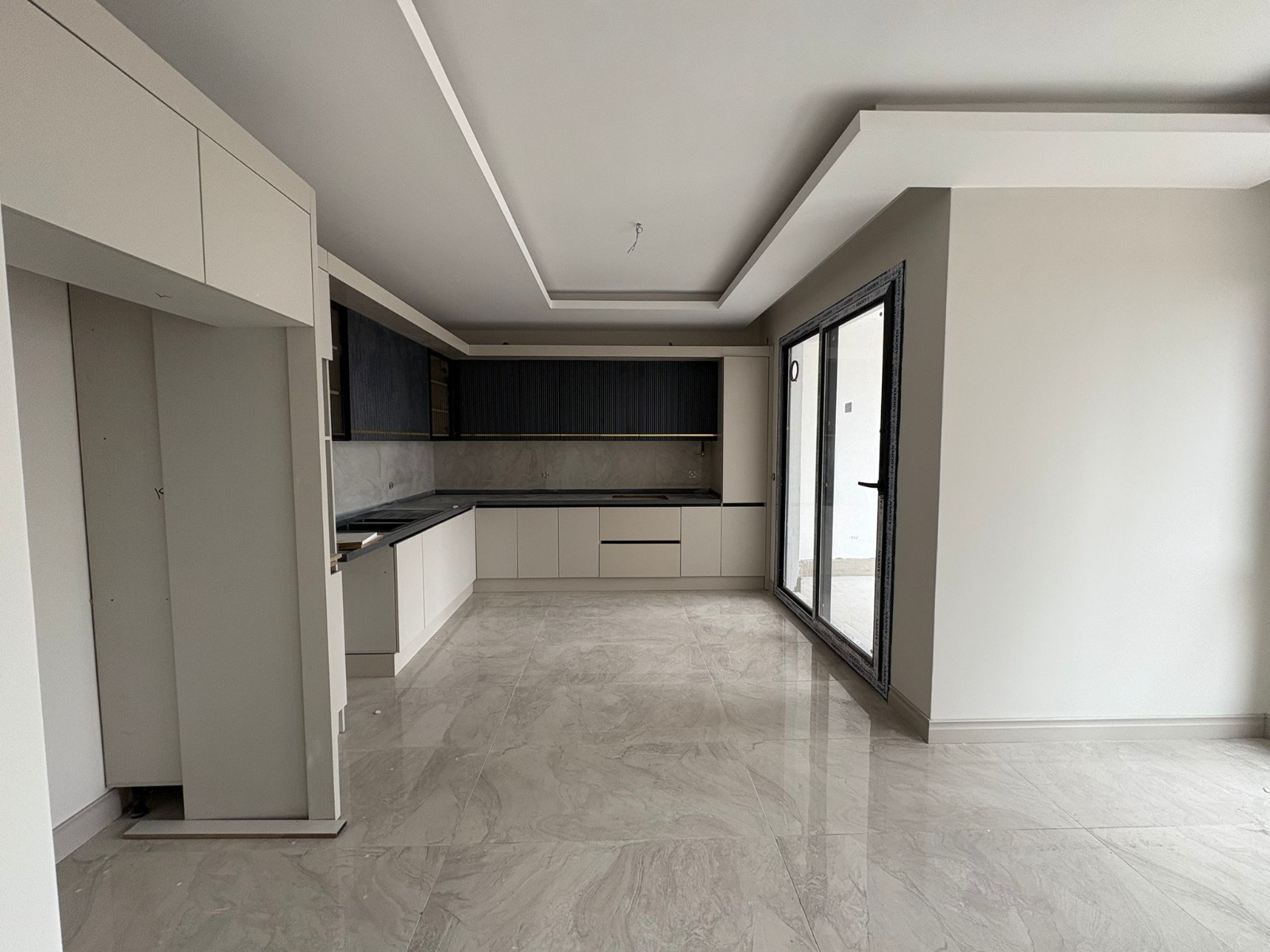 YENİCEZAEVİ KARŞISI SIFIR HAZIR 3,5+1 TEMİZ DAİRE