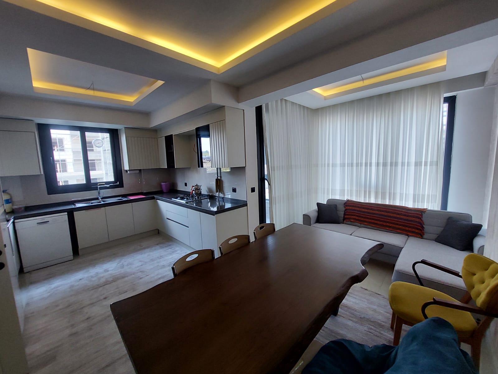 MAKROLİFE GAYRİMENKUL DEN YENİ CEZAEVİ KARŞISI SATILIK 3.5+1 DAİRE