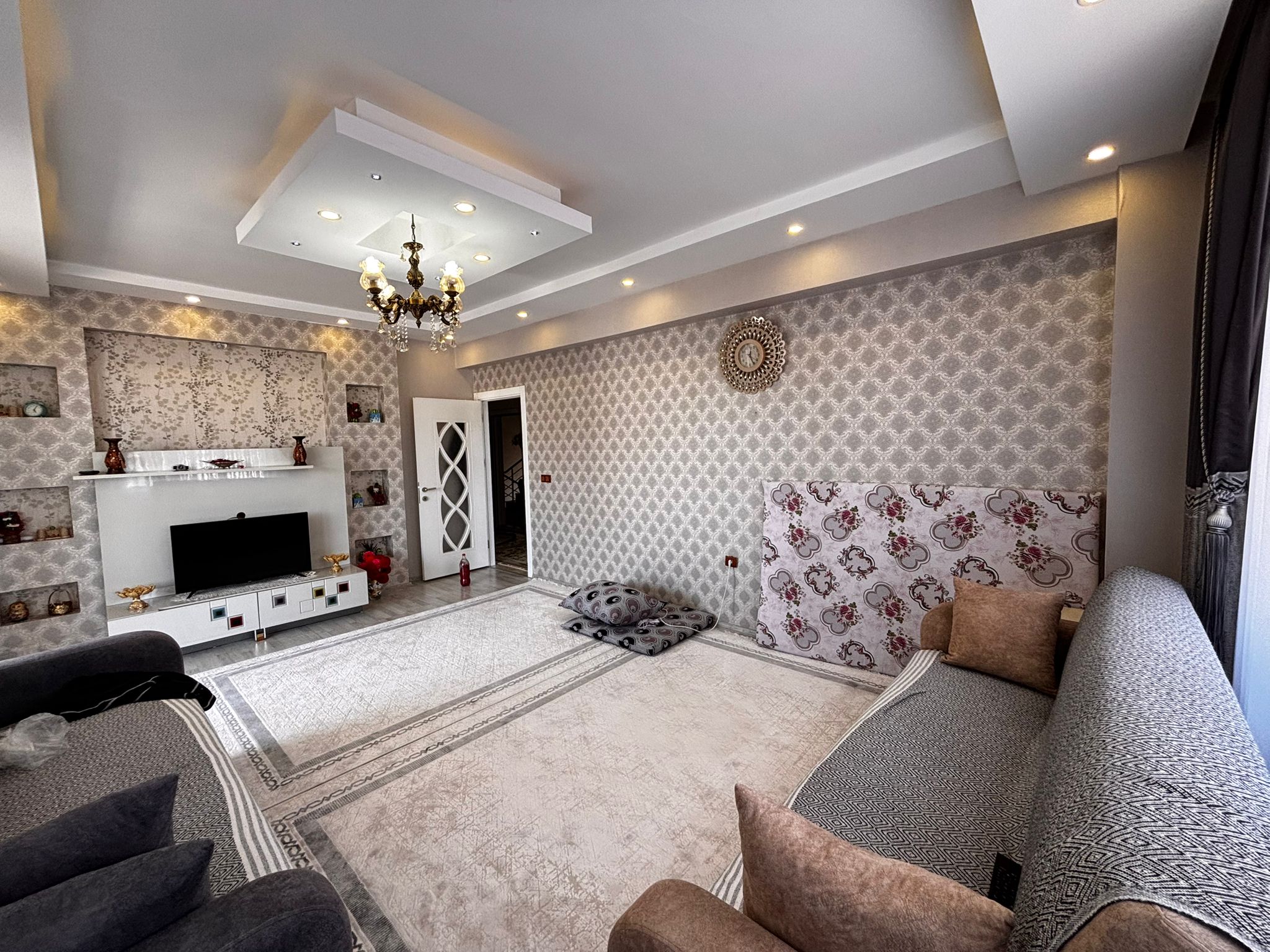 BAĞCILAR BUĞDAYCILAR PLAZA ARKASI BULUTBEY KALİTESİ İLE SATILIK 3+1