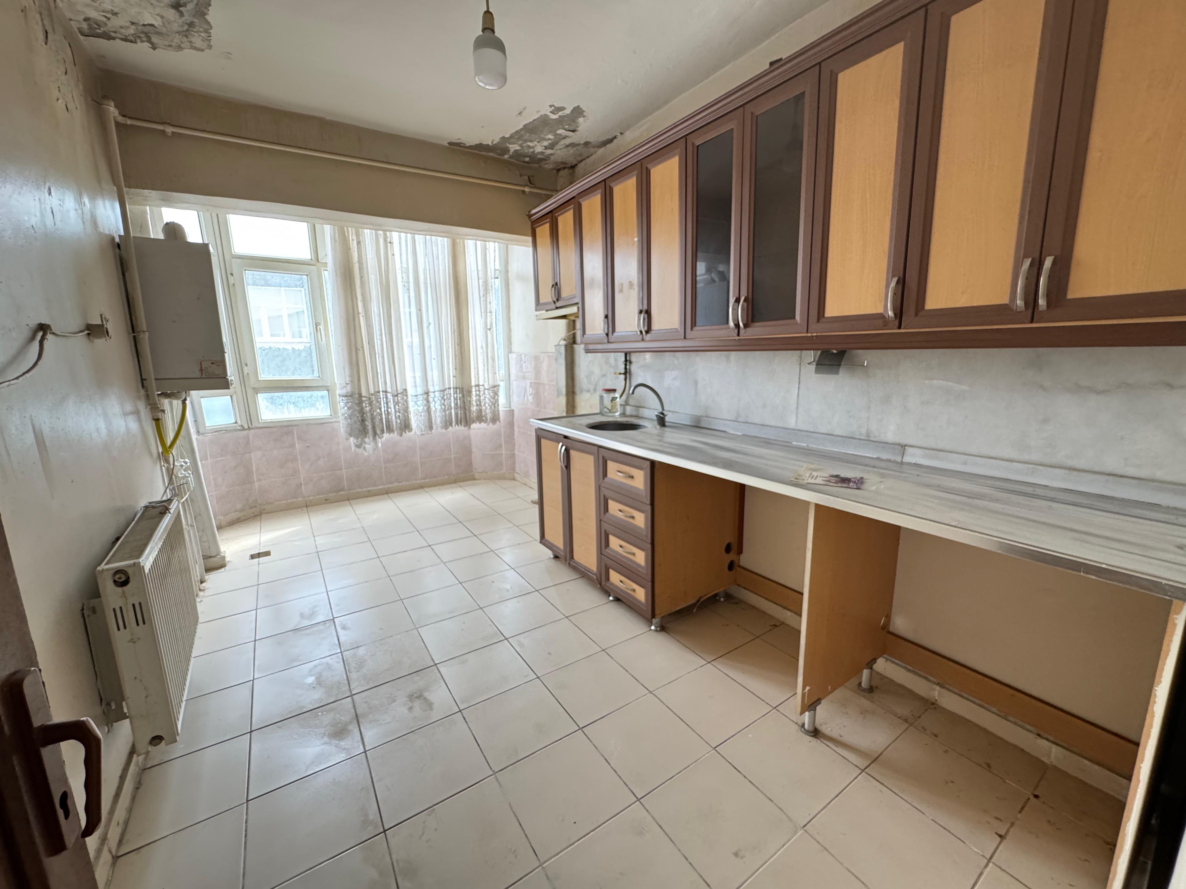 HATBOYU ANA CADDEYE YAKIN 3.5+1 KİRALIK DAİRE 