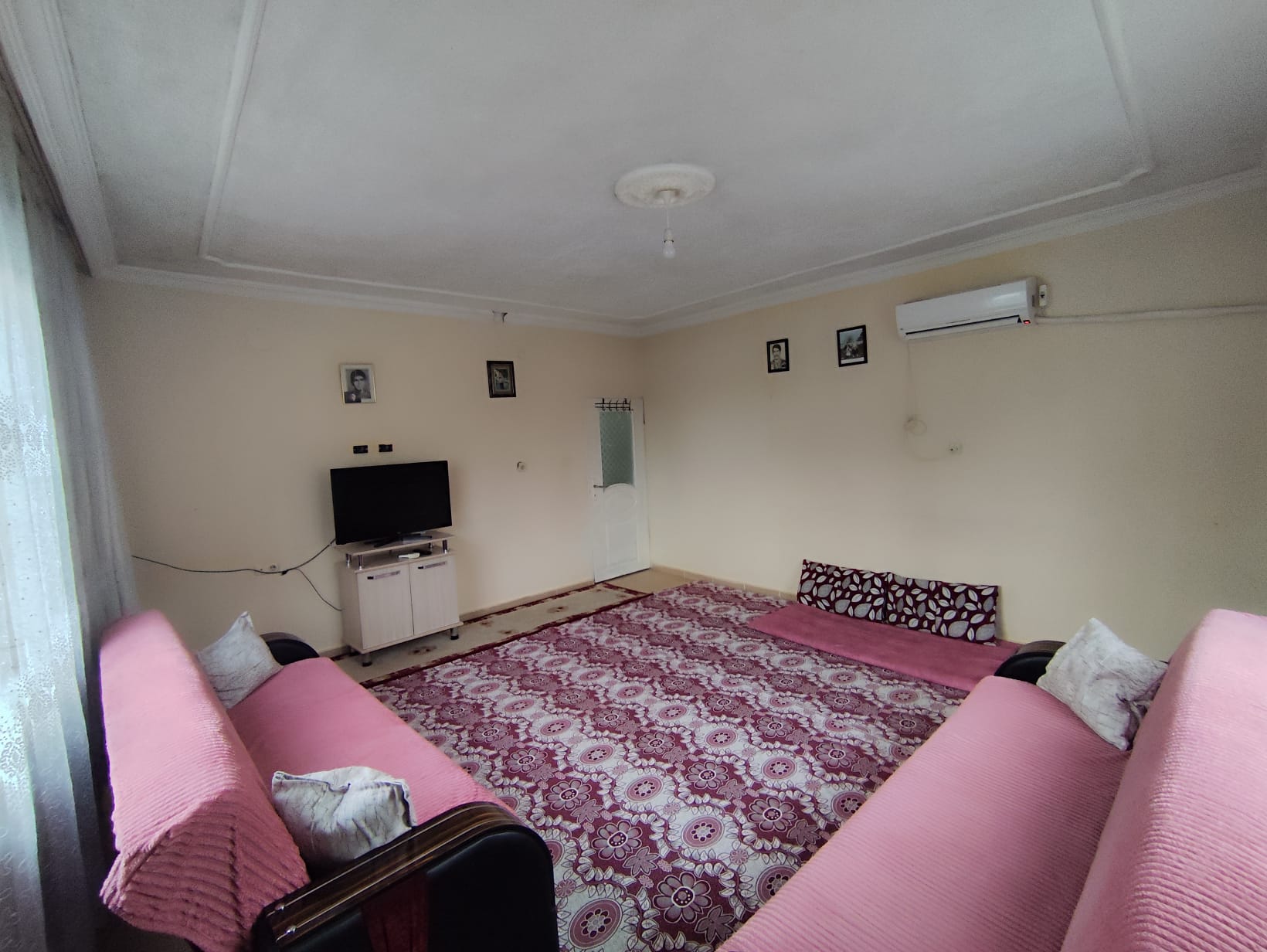 ÖĞRETMEN EVİ KARŞISINDAKİ GECEKONDULARDA SATILIK 2+1 SATILIK MÜSTAKİL EV