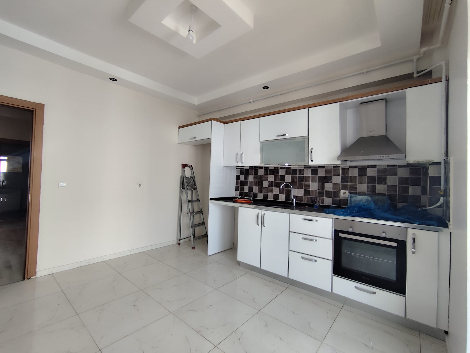 YENİŞEHİR FABRİKA MAHALLESİNDE NURKENT SİTESİNDE 3+1 KİRALIK LÜKS DAİRE