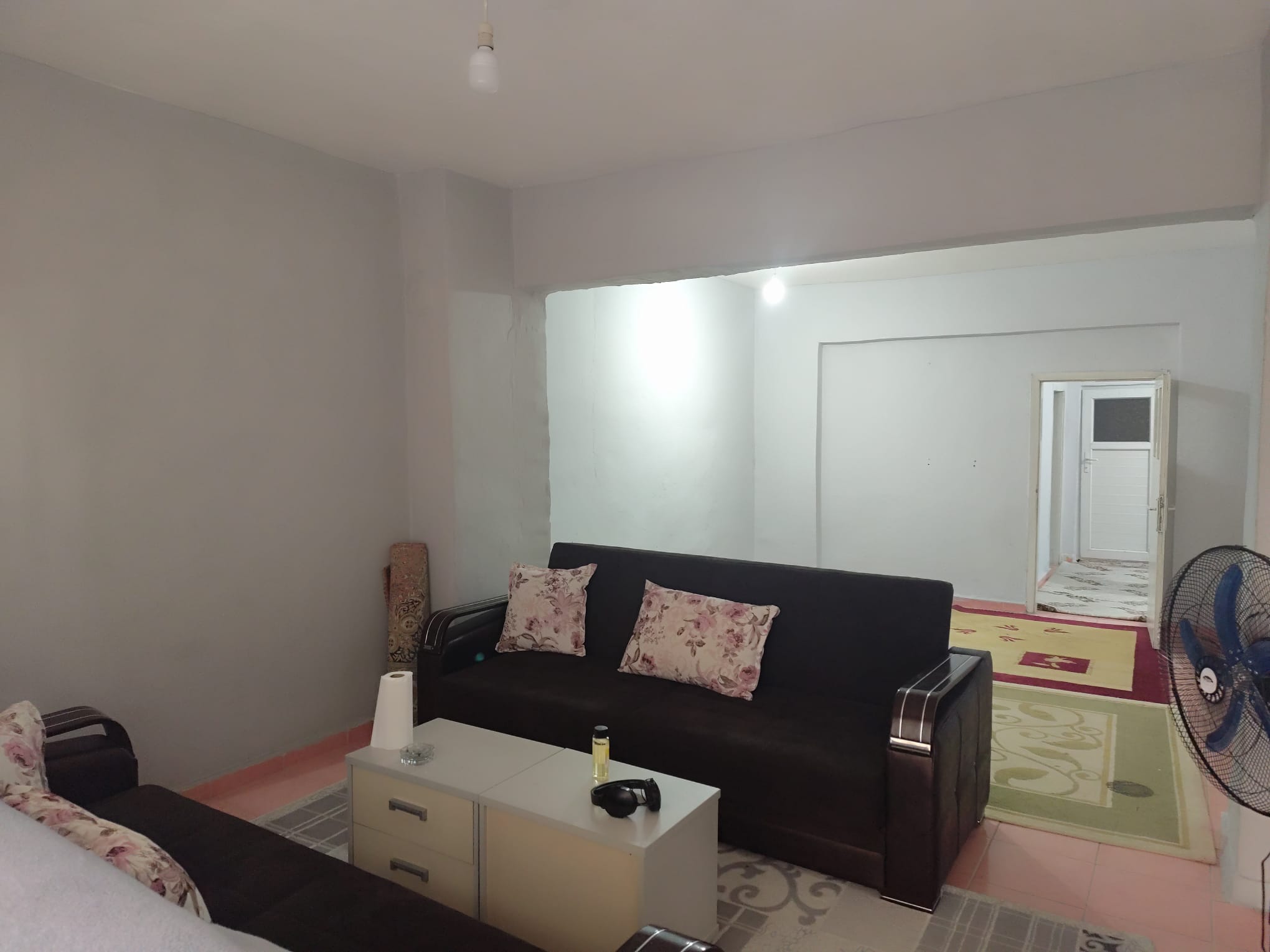 BAĞLAR GİRNE CADDESİ ÜZERİ 1+1 GENİŞ SATILIK DAİRE