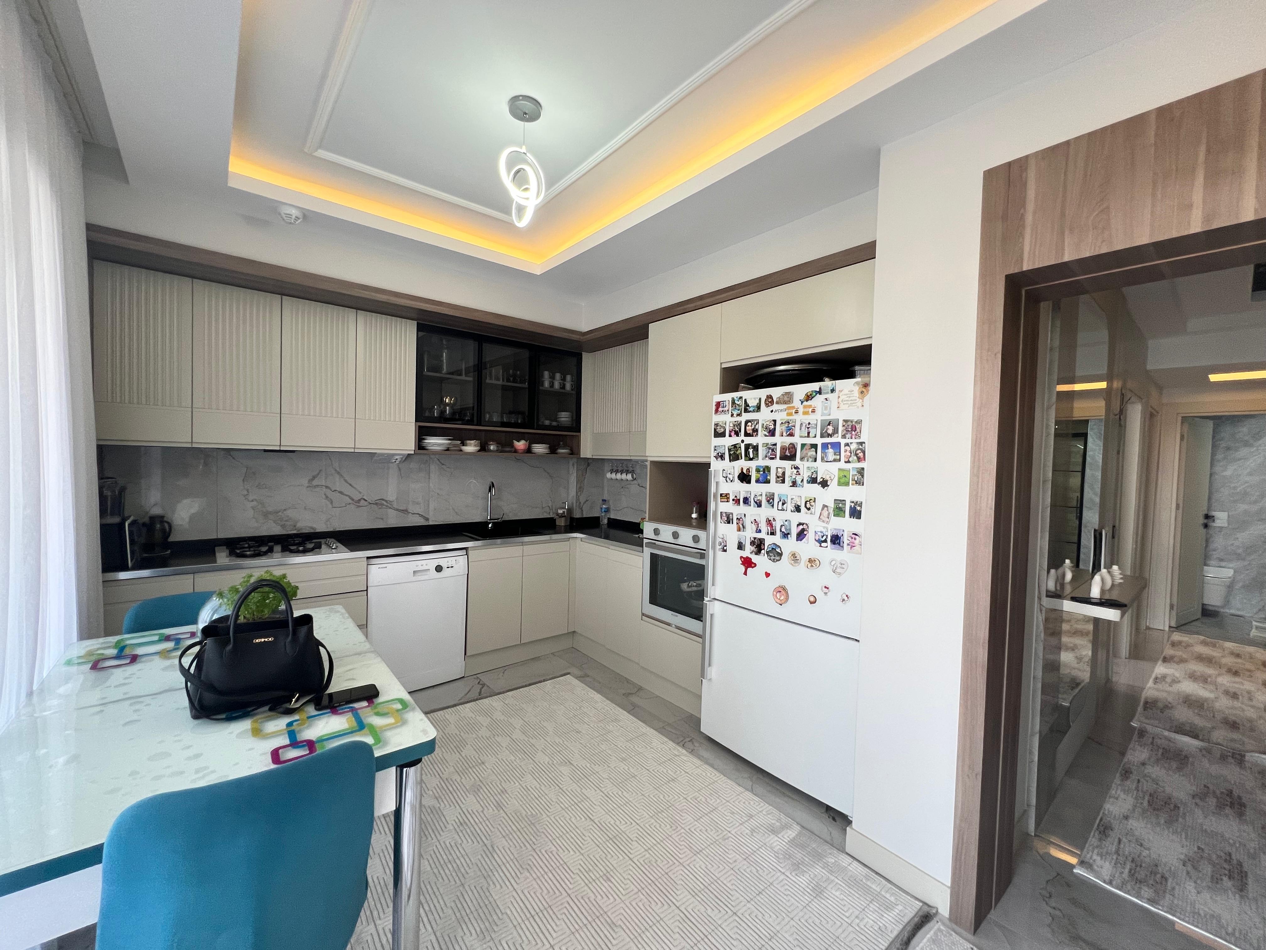 ÜÇKUYU FUAR ALANI ARKASINDA SATILIK LÜX DAİRE 