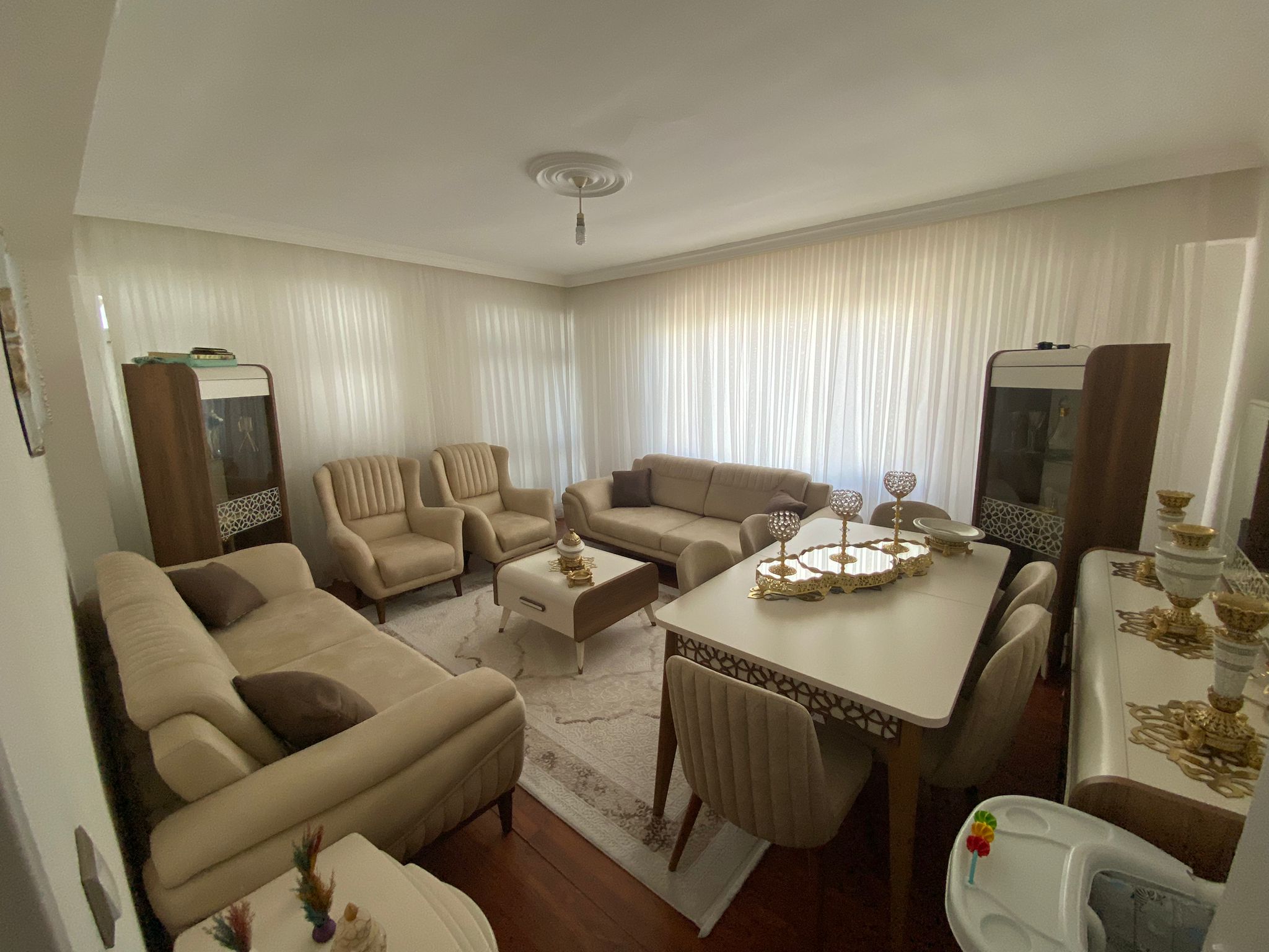 DİCLEKENTTE ANA CADDE ÜZERİ 3+1 SATILIK DAİRE