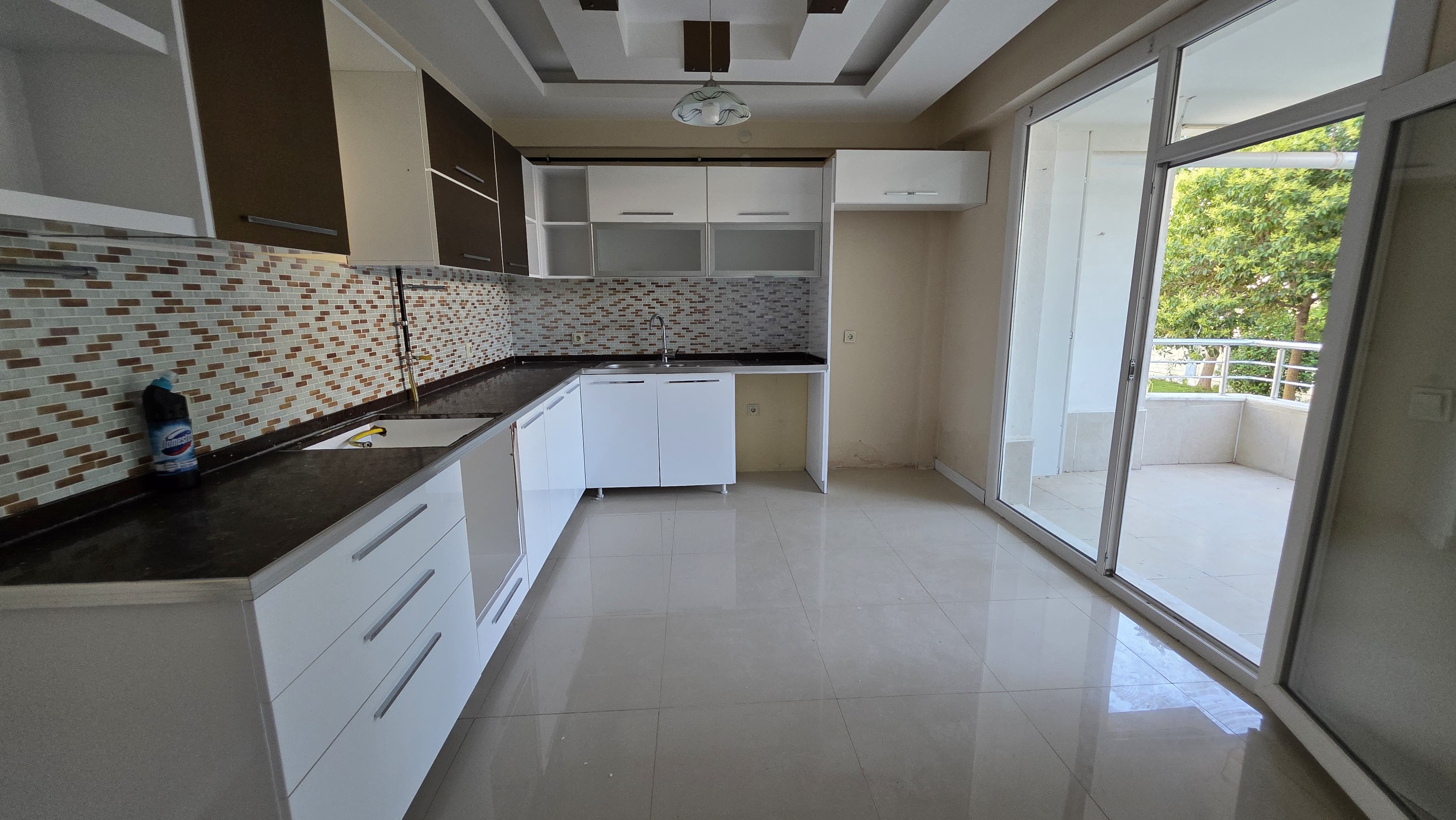 STADYUM YOLU ÜZERİ 50 LİK YOLA YAKIN 3,5+1 SATILIK DAİRE