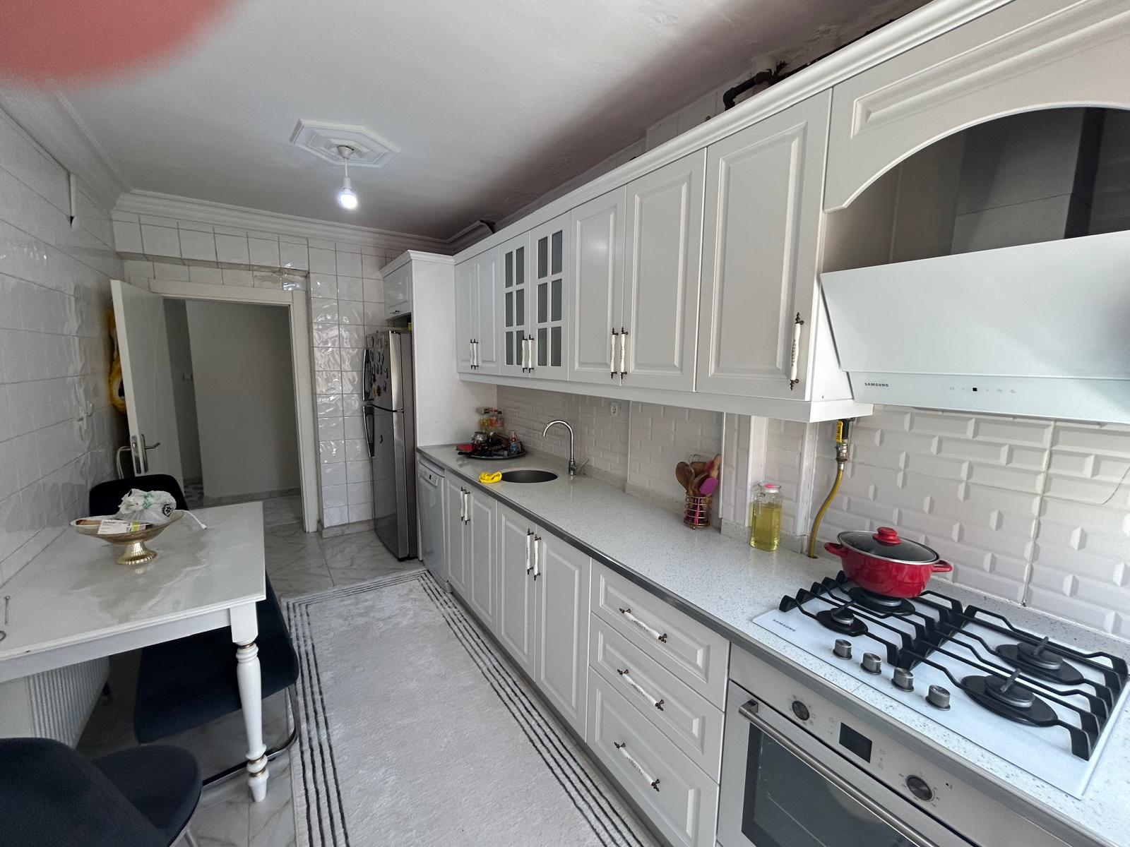 BAĞLAR İSKANEVLERDE FUL YAPILI 3+1 SATILIK DAİRE 