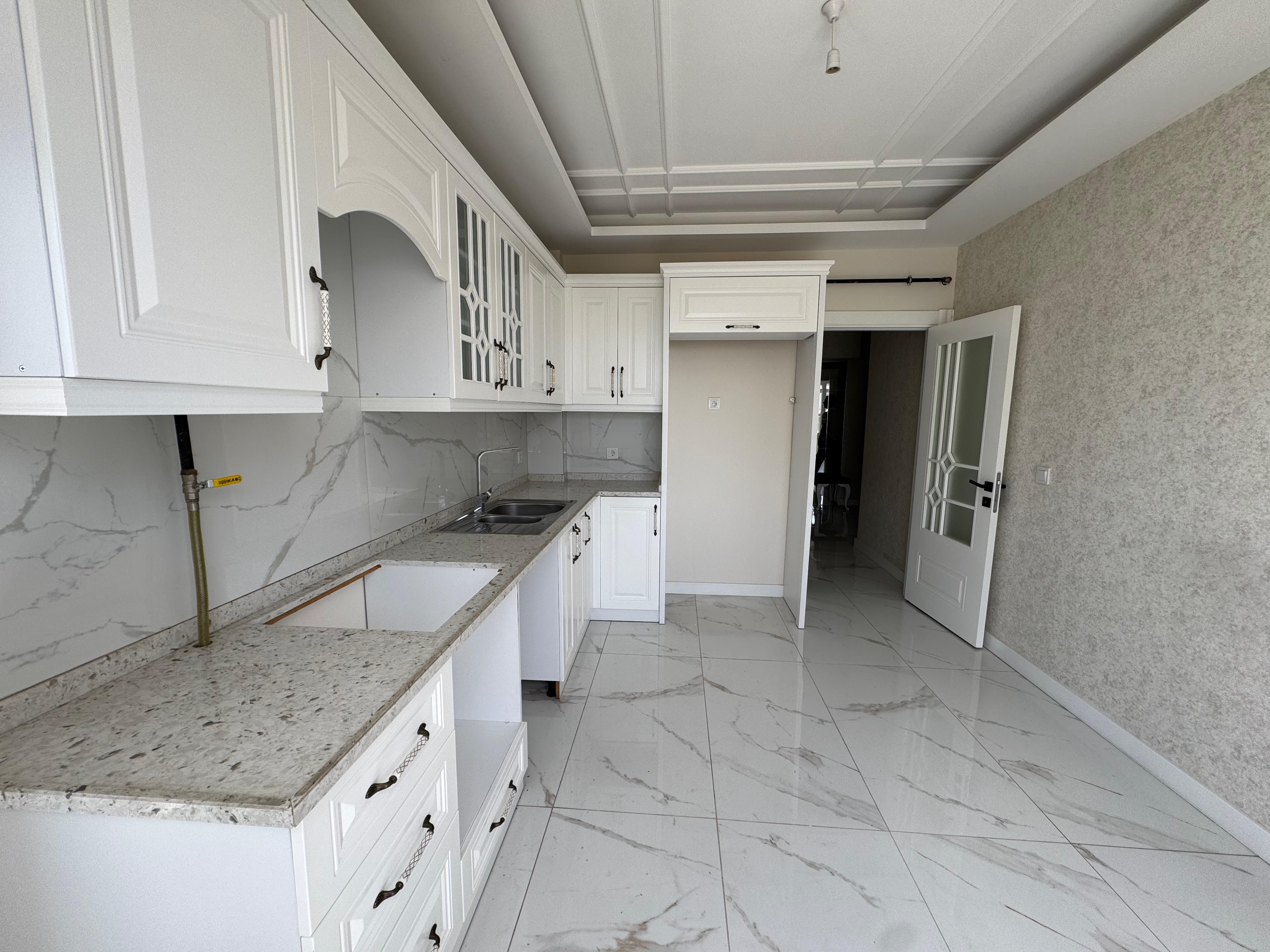 URFA YOLU ÜZERİ ARİN YAPIDAN 3+1 SATILIK LÜX DAİRE 