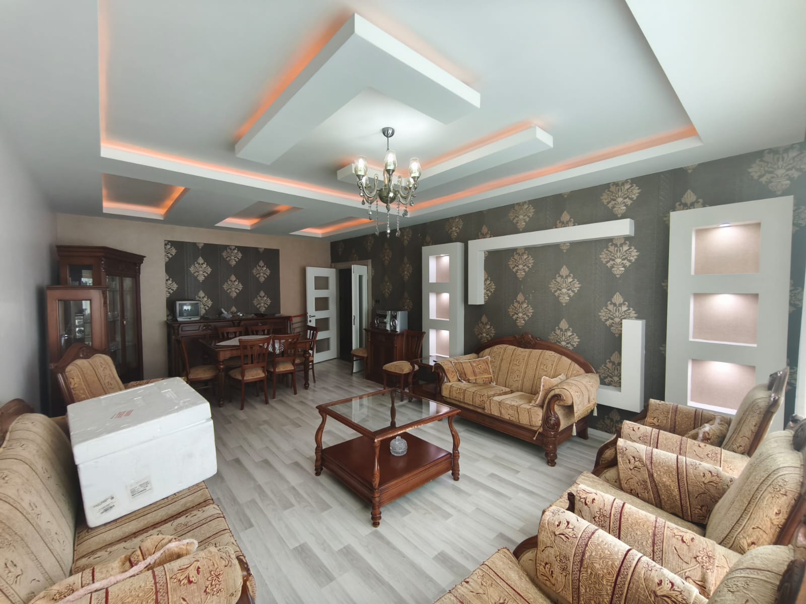 BAĞCILARDA TRAFİK EĞİTİM PARKI KARŞISINDA ANA CADDE ÜZERİ SATILIK 4+1 DAİRE!!!