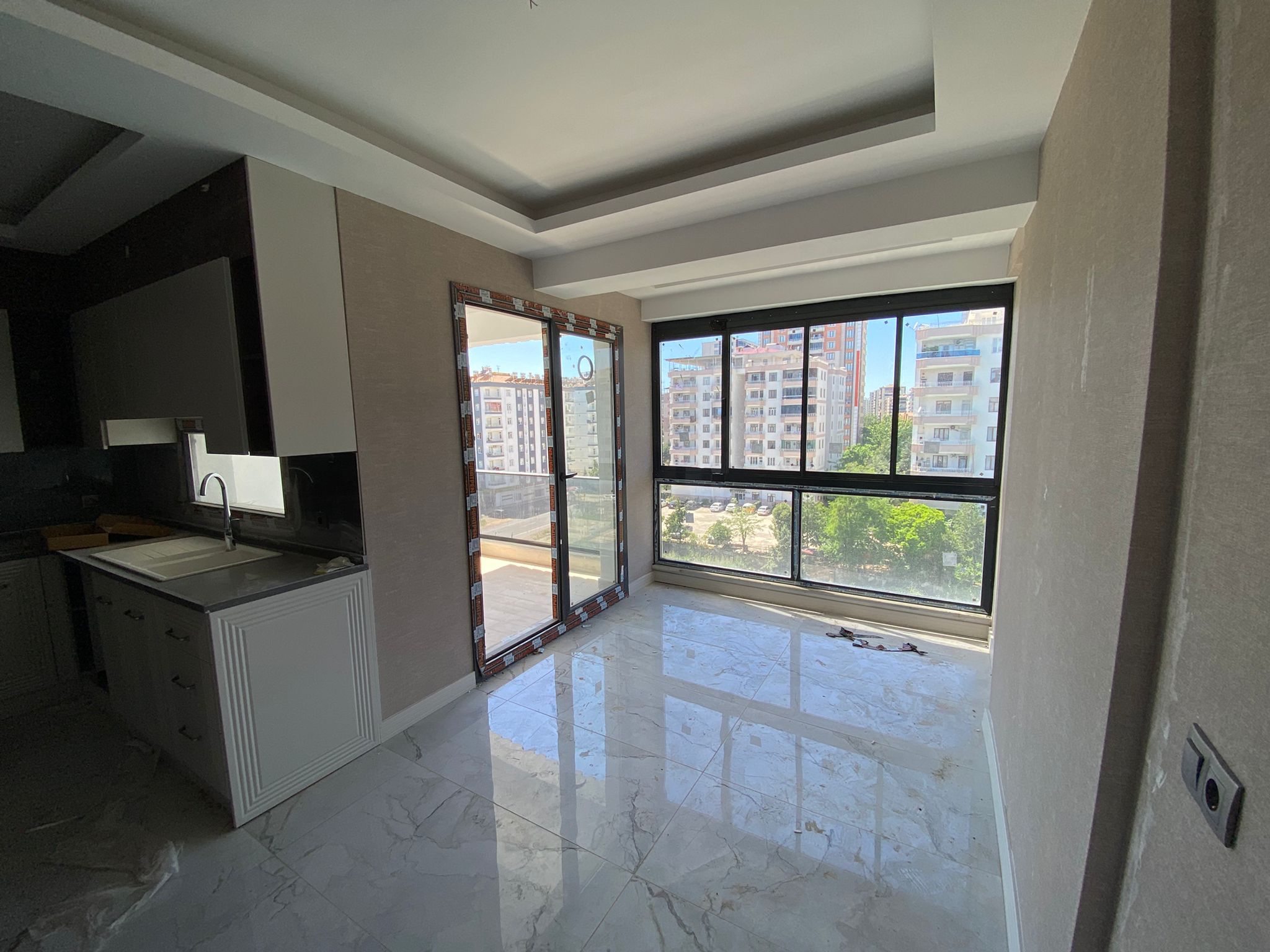 MEMORİAL ARKASI ALTINSOYDA KİRALIK SIFIR 2,5+1