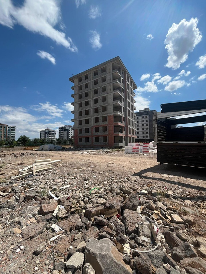 NEVROZ ARKASI SIFIR 2+1 DAİRE