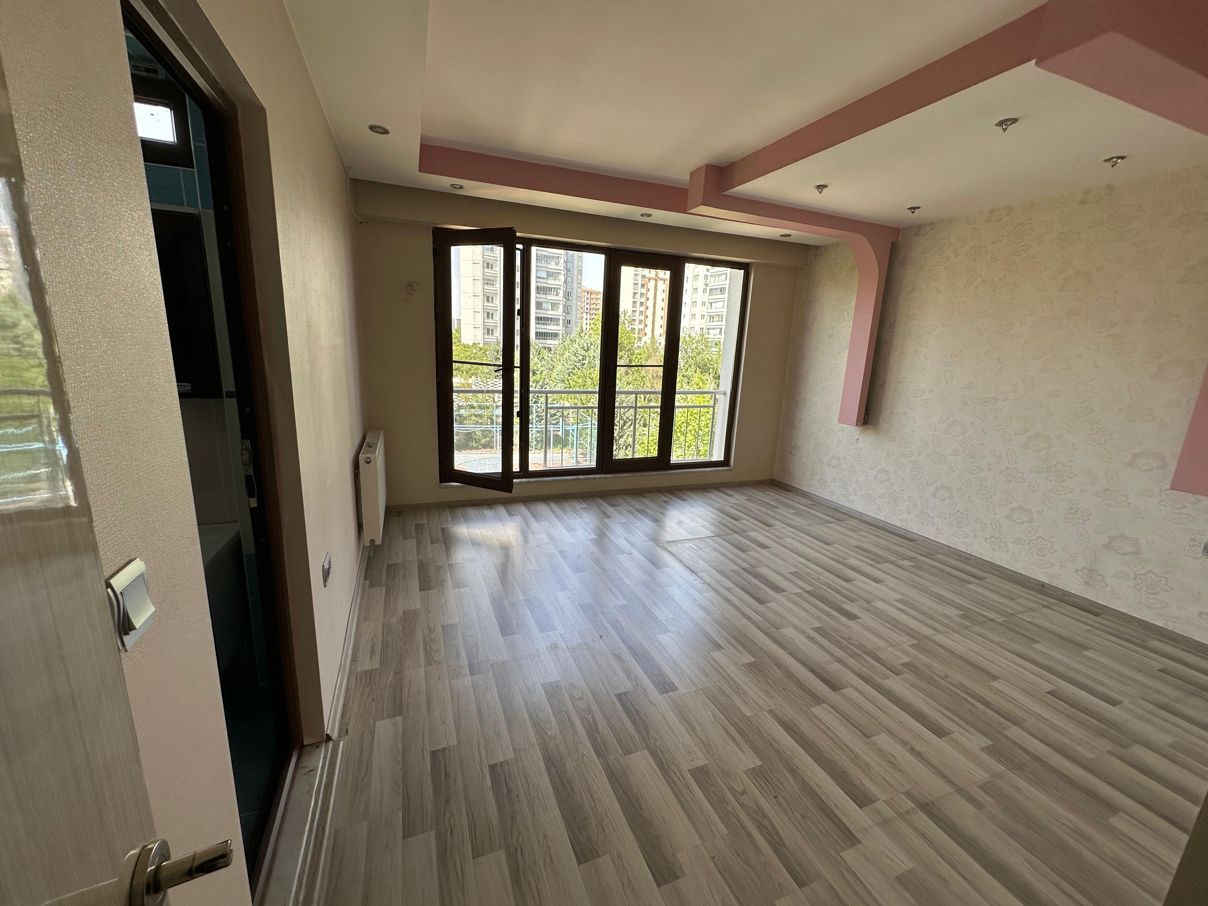    75 CADDESİ HZ.ALİ CAMİİ YANI SATILIK 4+1 FIRSAT DAİRE     