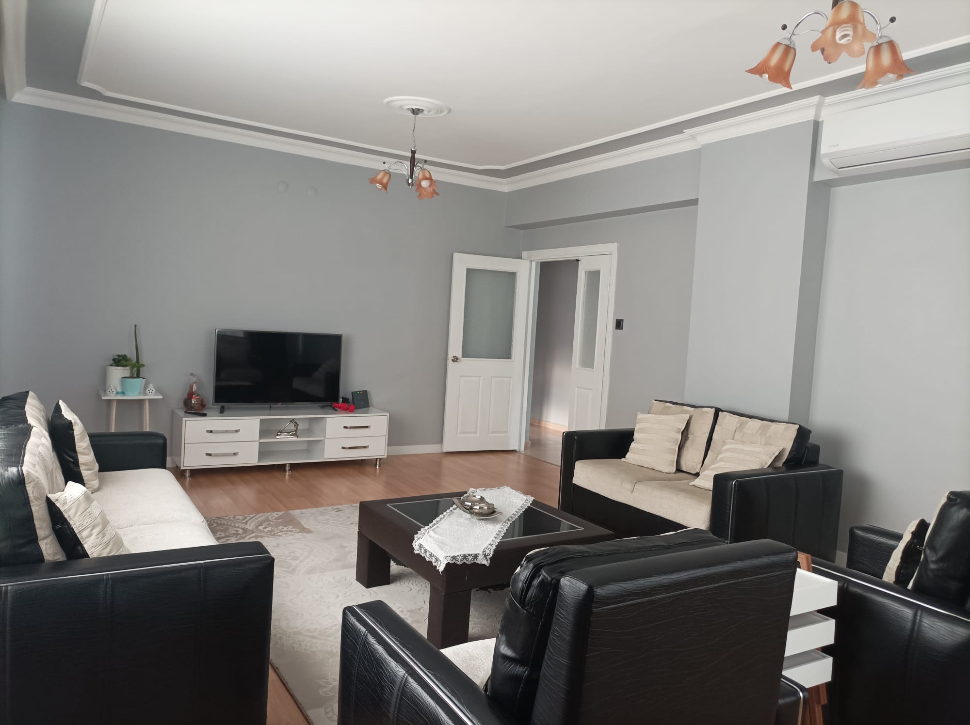 BAĞCILAR URFA YOLU MEMORİAL HASTANESİ KARŞISI BAKIMLI SATILIK 3+1 DAİRE