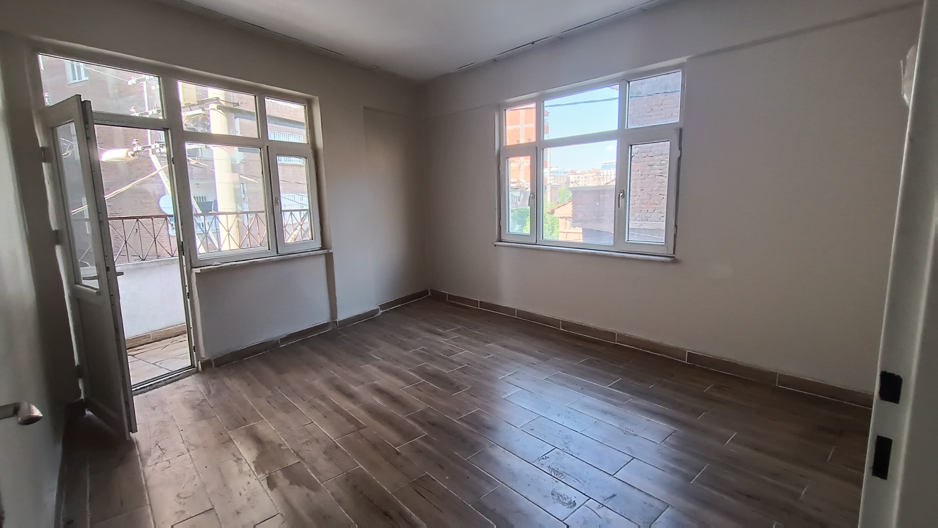 BAĞLARDA SATILIK 2+1 DAİRE 