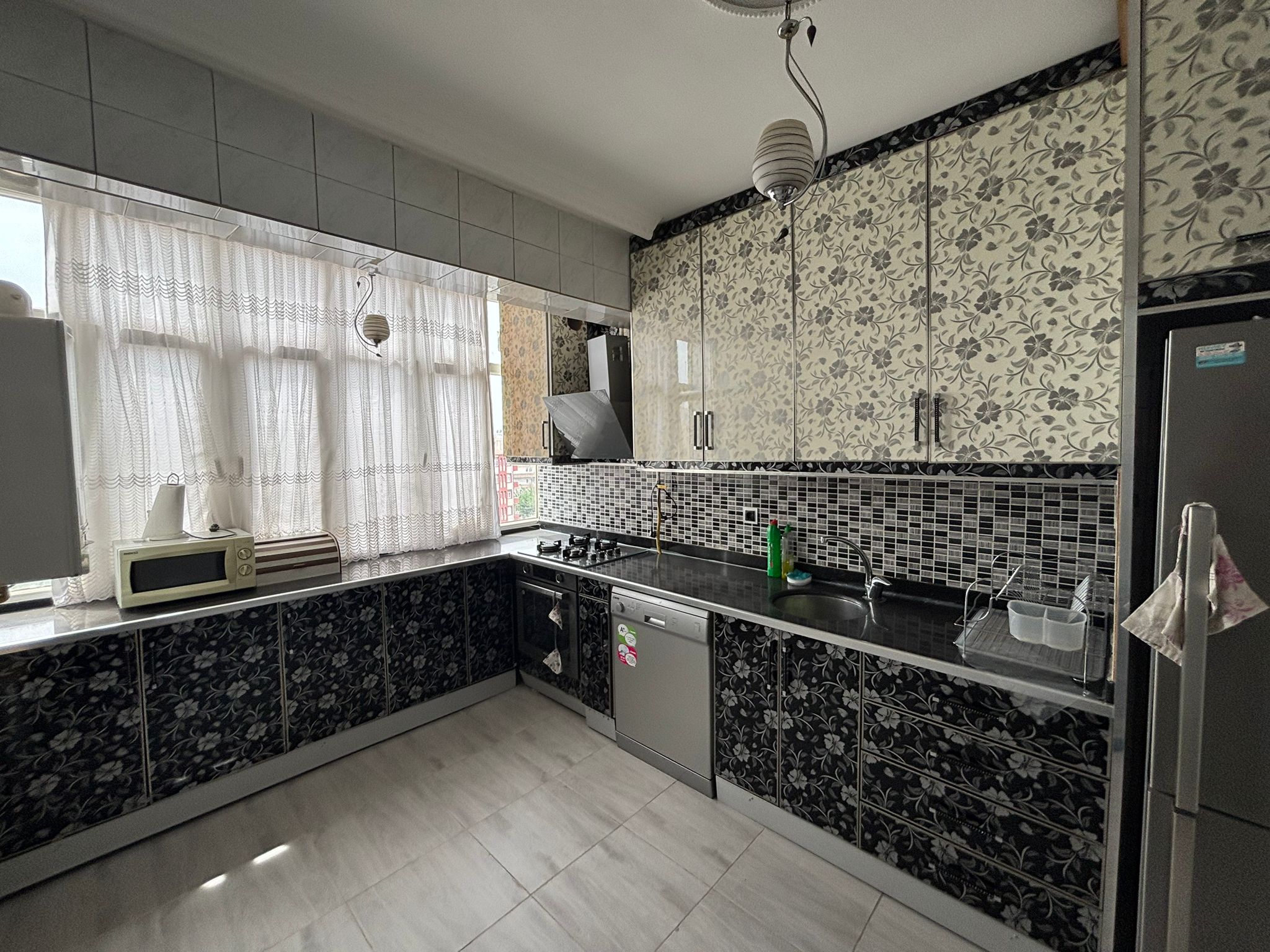 ŞEYHŞAMİL MAHALLESİ BAĞLAR KAYMAKAMLIĞI KARŞISINDA SATILIK 3+1 DAİRE