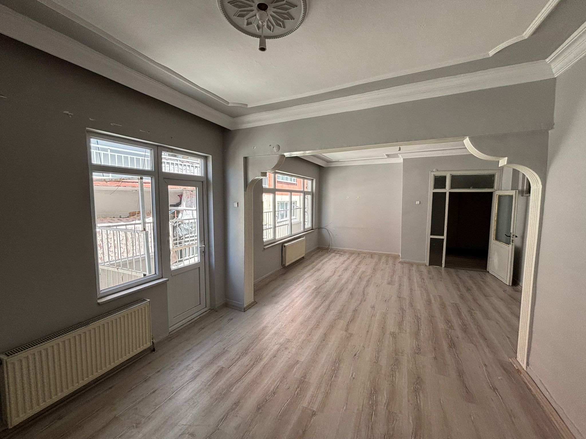 MAKRO LIFE'TAN ALİPAR KÖPRÜSÜNE YAKIN 2+1 KİRALIK DAİRE