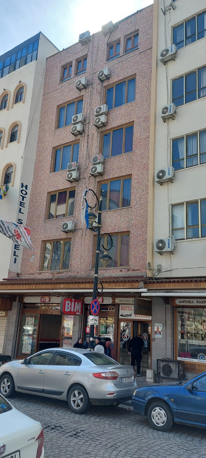 SUR HZ. SÜLEYMAN CADDESİNDE SATILIK 5 KATLI OTEL