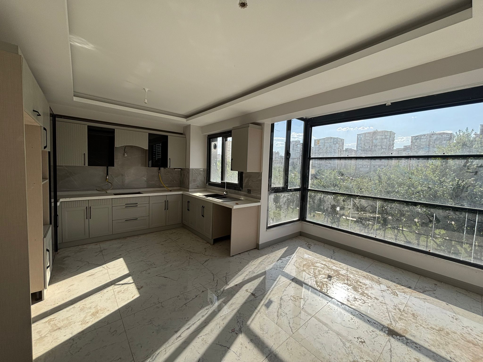 KENT MEYDANI KILIÇ YAPI'DA 3,5+1 SATILIK DAİRE