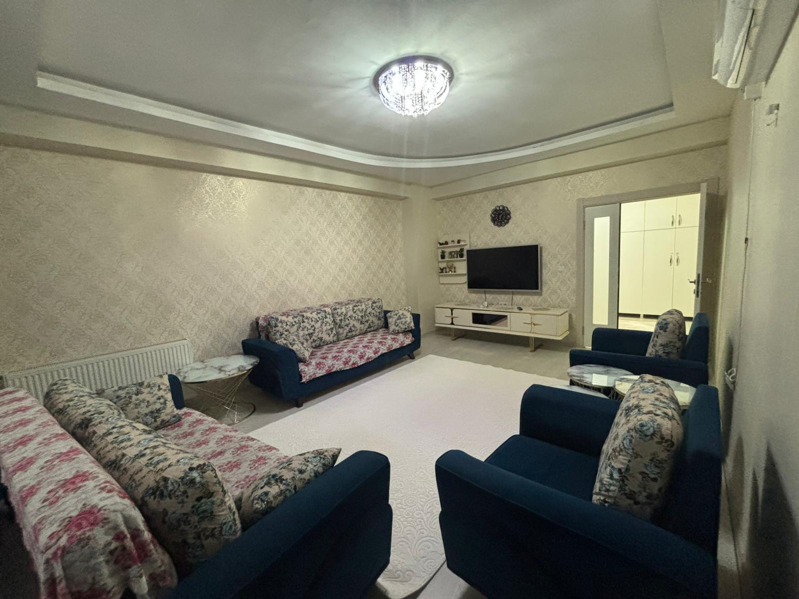 BAĞCILAR OKULLAR BÖLGESİ BAKIMLI SİTEDE SATILIK 3+1 DAİRE