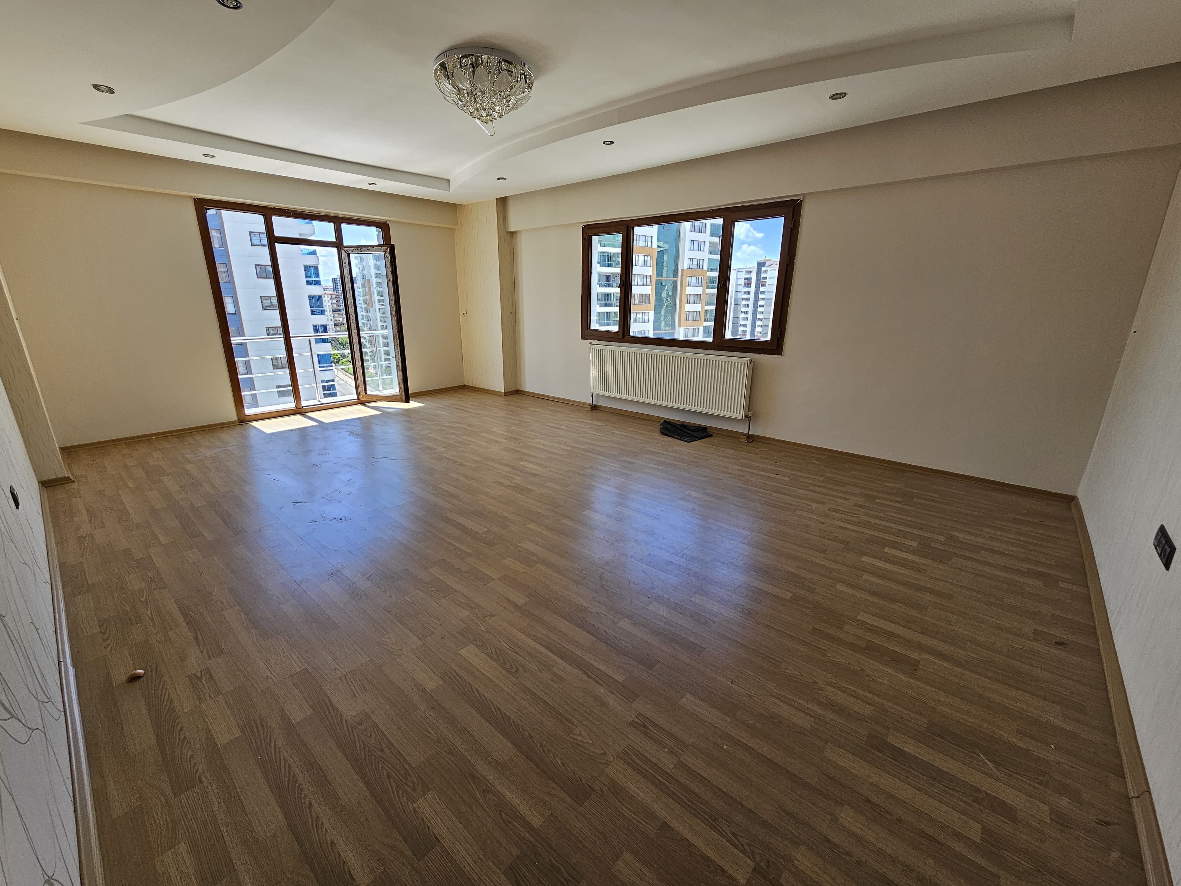 KENT MEYDANINDA SATILIK 4+1 LÜX DAİRE