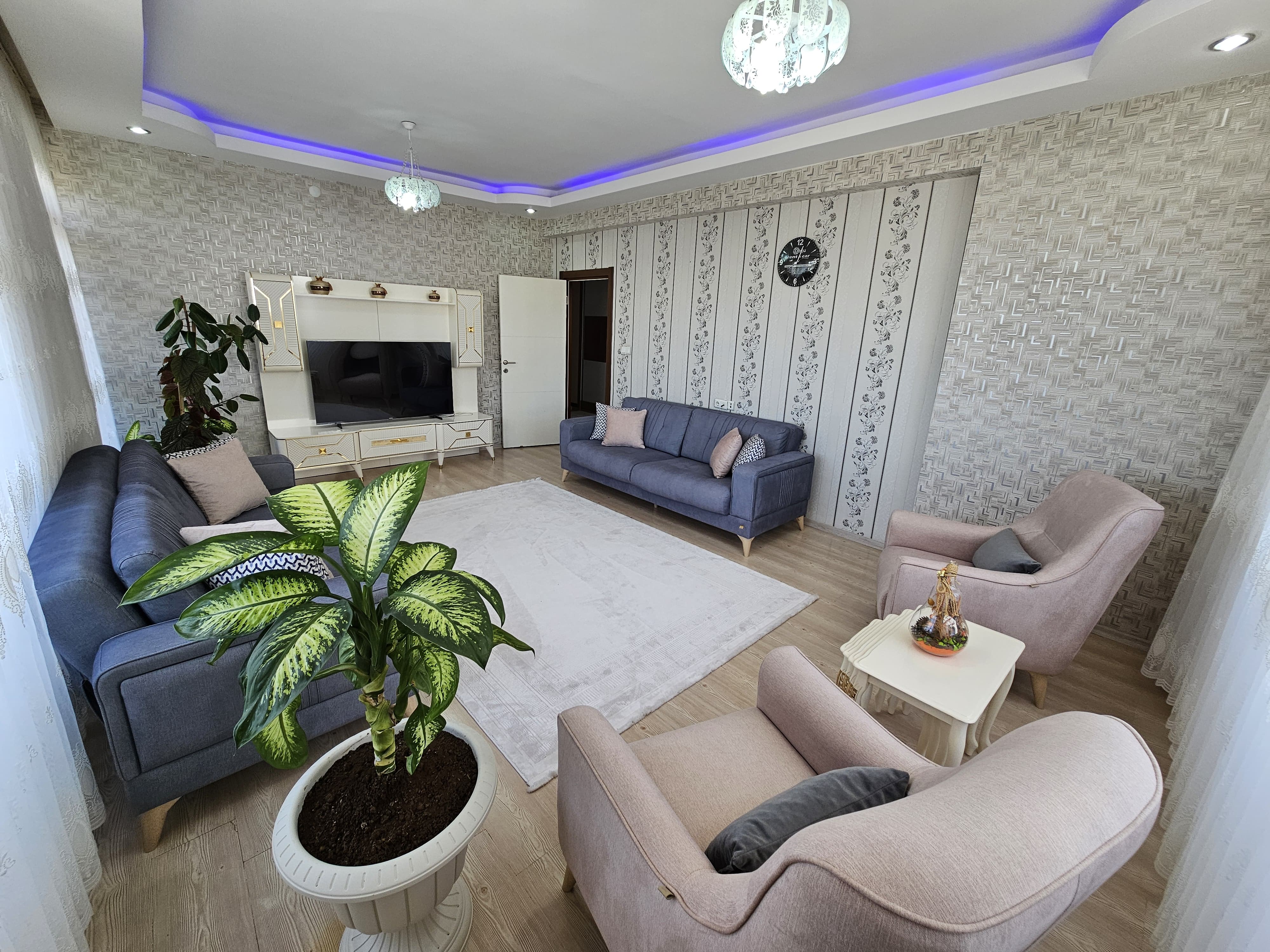 BAĞCILAR TRAFİK EĞİTİM PARKI KARŞISINDA SATILIK LÜX 3+1 FIRSAT  DAİRE