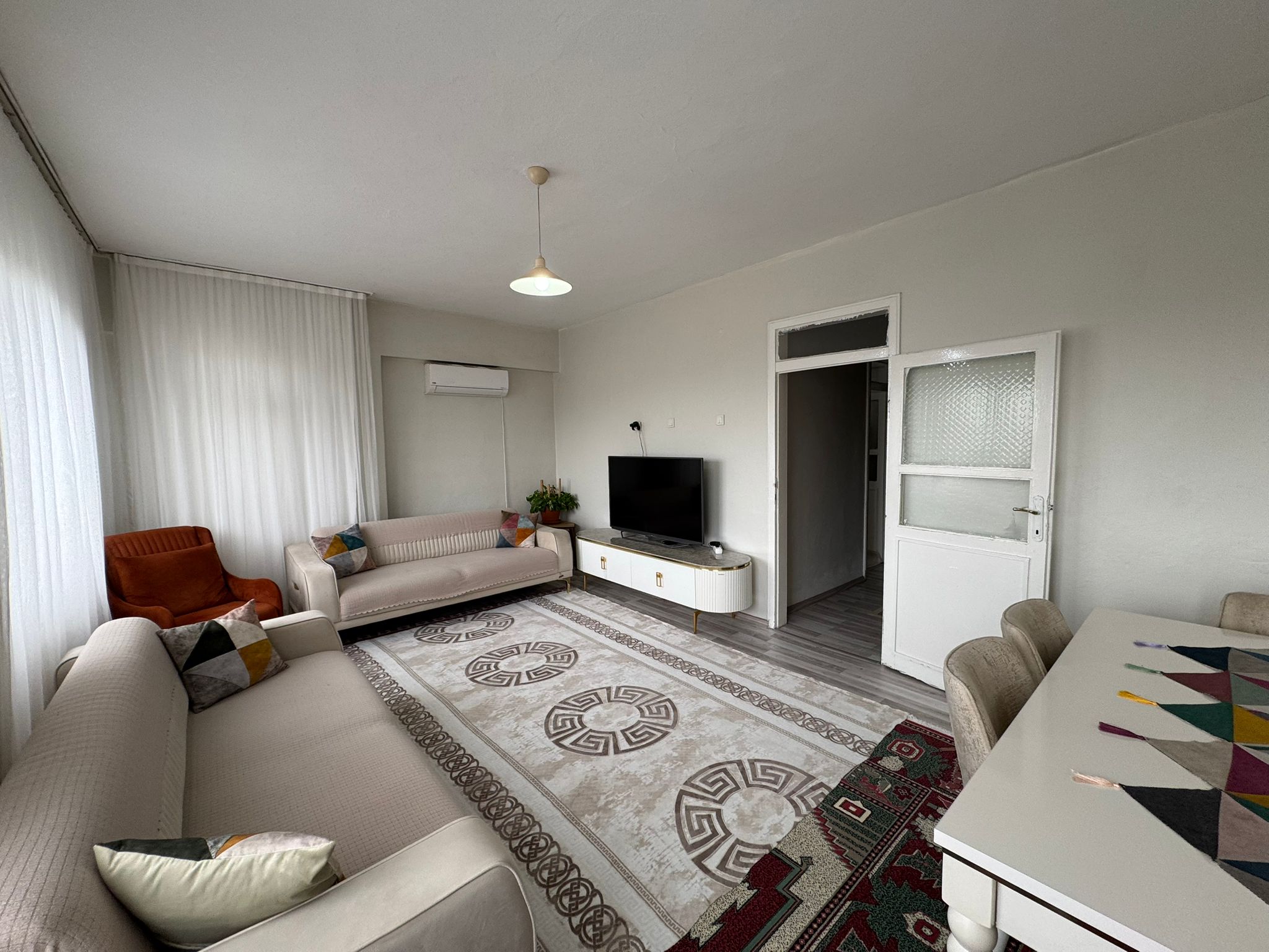 YENIŞEHIR OFİSTE ŞAİR SIRRI HANIM ORTA OKUL KARŞISI SATILIK 3+1 DAİRE