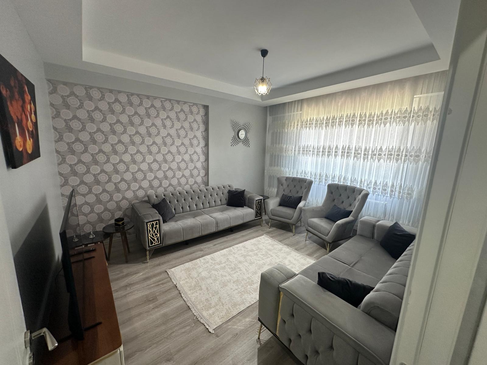FABRİKA MAHALLESİNDE SATILIK YÜKSEK GİRİŞ KAT DAİRE