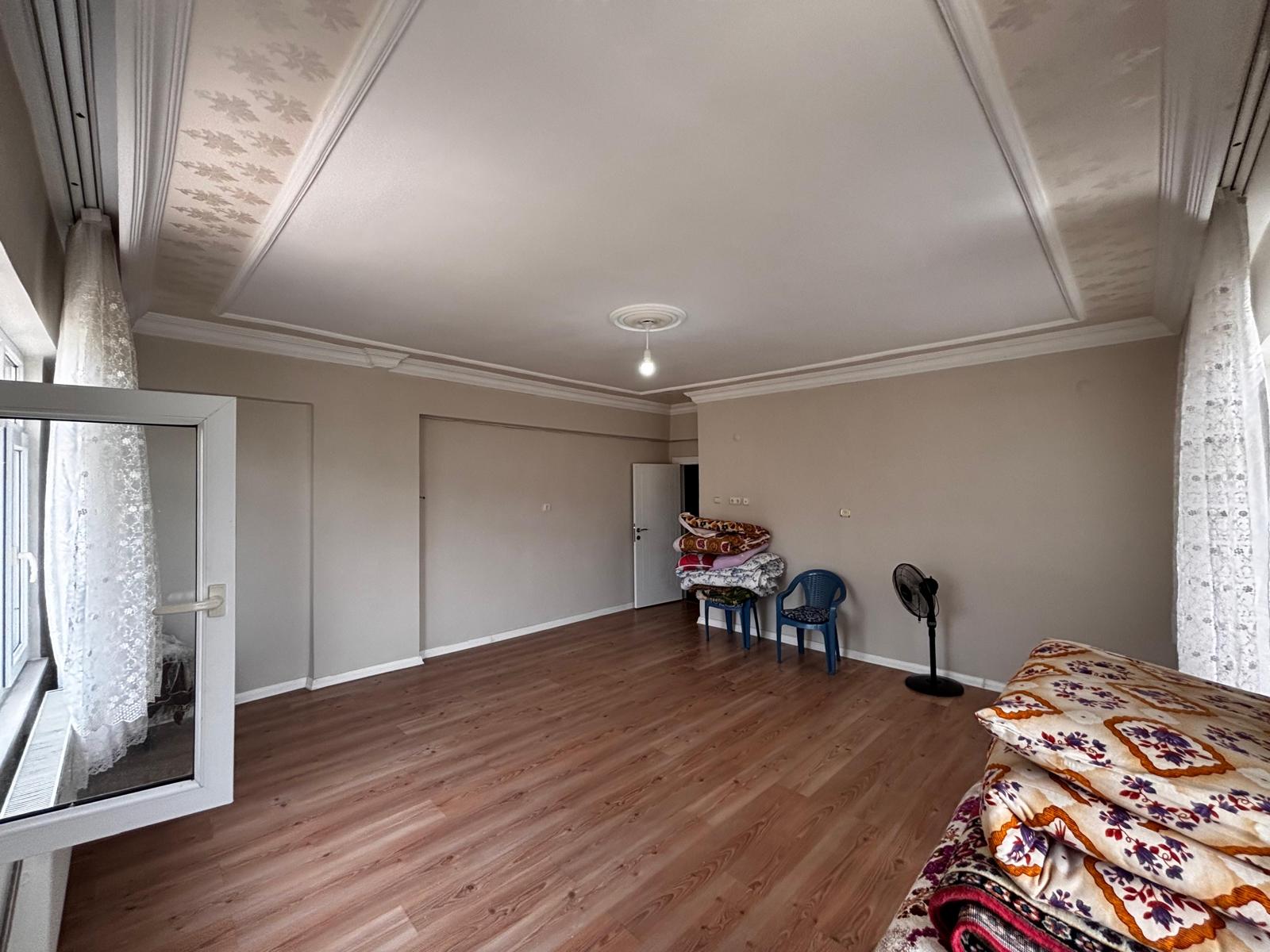 BAĞCILAR TOPTANCILARDA SATILIK ARA KAT DAİRE