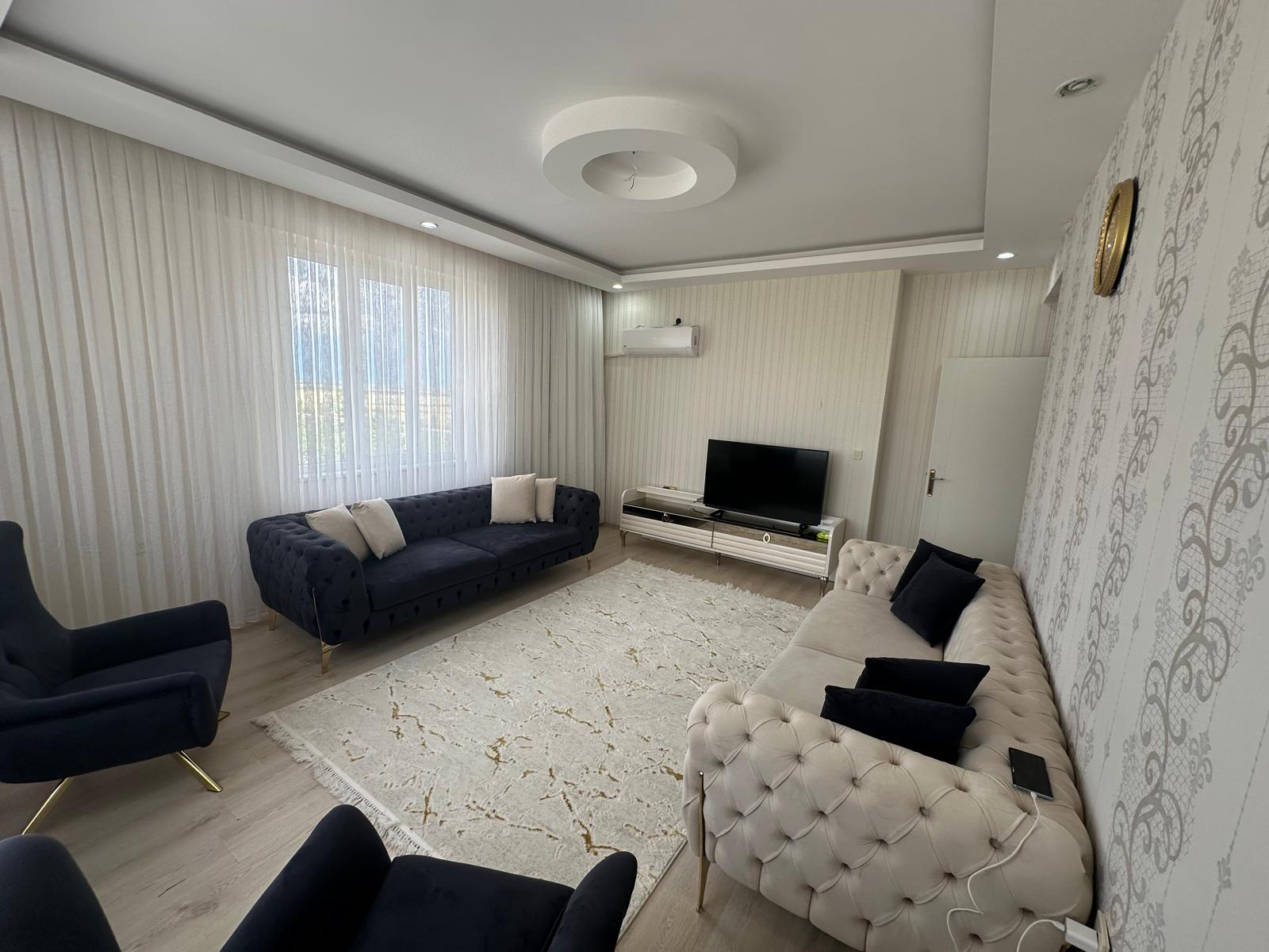 BAĞCILAR AHMET KAYA CADDESİNDE SATILIK ARA KAT DAİRE