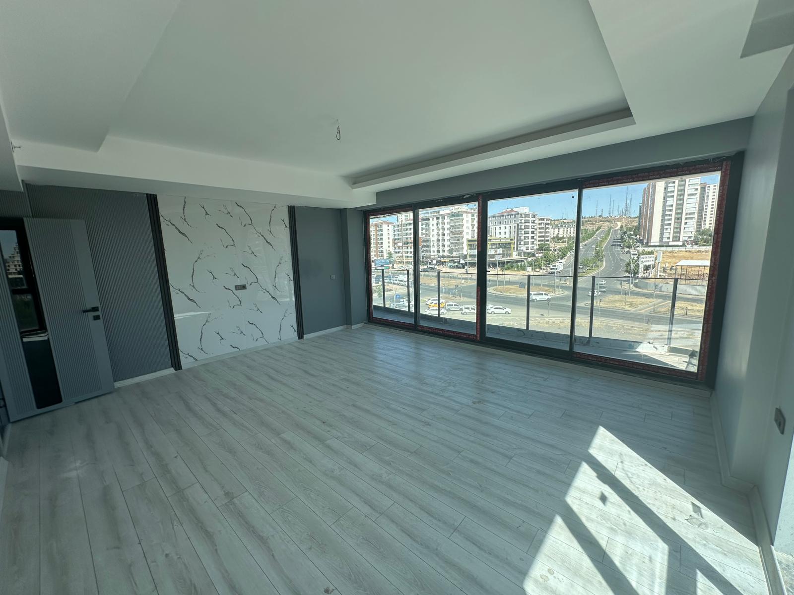 OTOGAR KAVŞAĞINDA PLAZANIN 4.KATINDAKİ FIRSAT OFİSİMİZ SATIŞTA