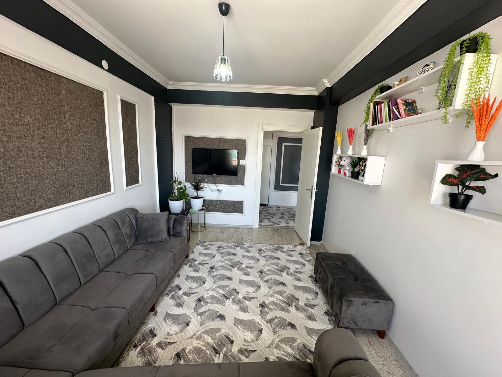 BAĞCILAR ANA CADDE ÜZERİNDE SATILIK ARA KAT 3+1  DAİRE