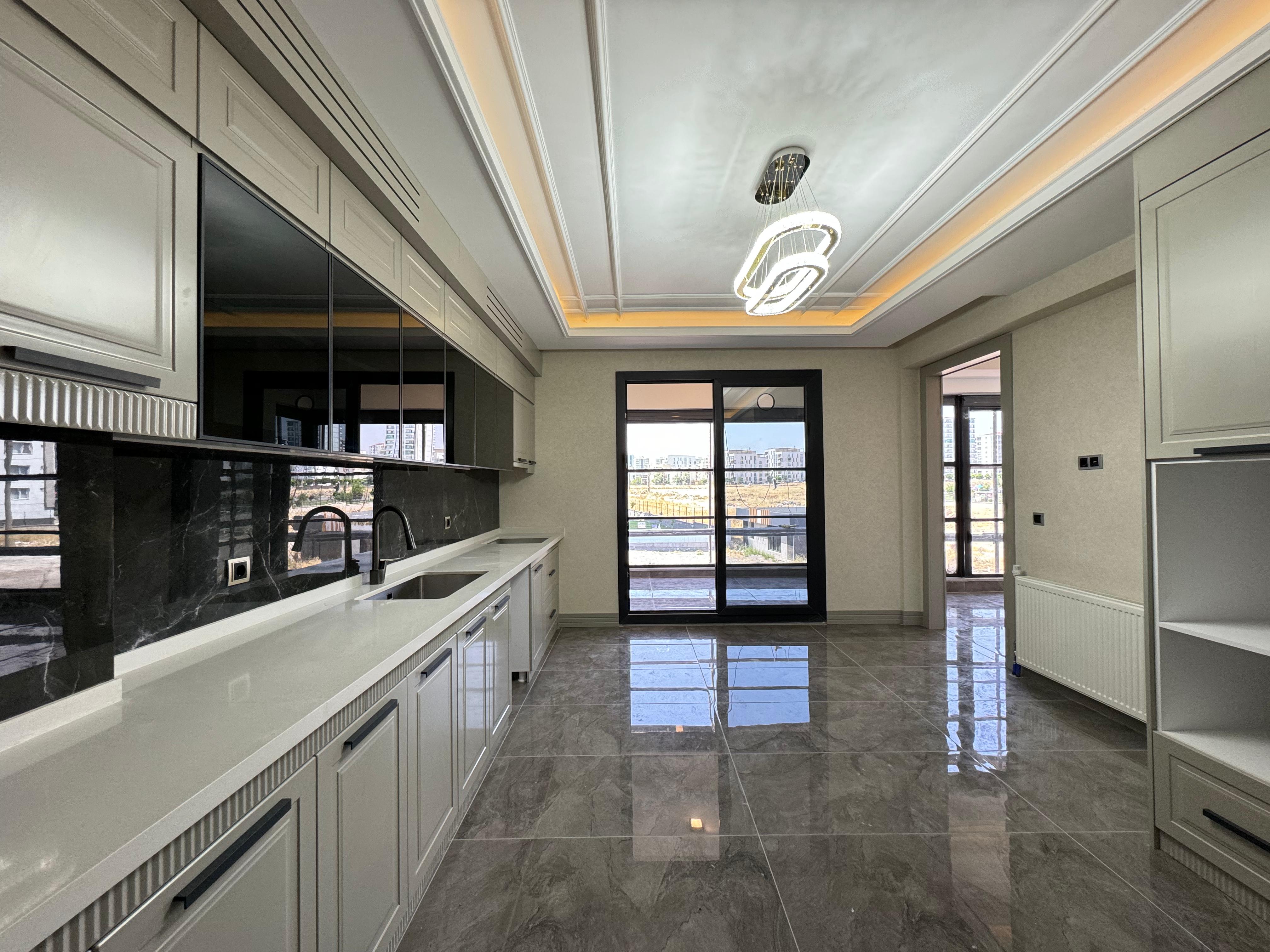 WİNSTOWN AVM ARKASINDA KIZARTMA ODALI 3.5+1  LÜX DAİRE