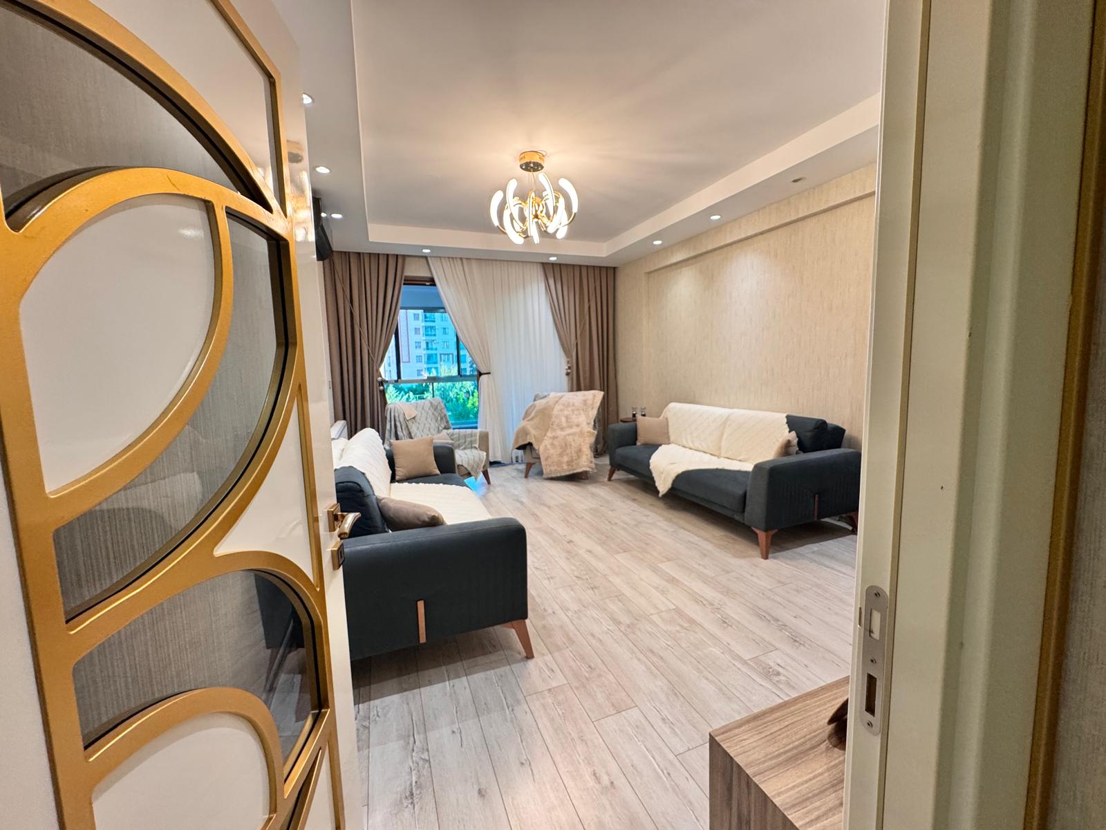 MASTFROŞ CADDE ÜSTÜNDE LÜX HAVUZLU 3+1 SATILIK DAİRE