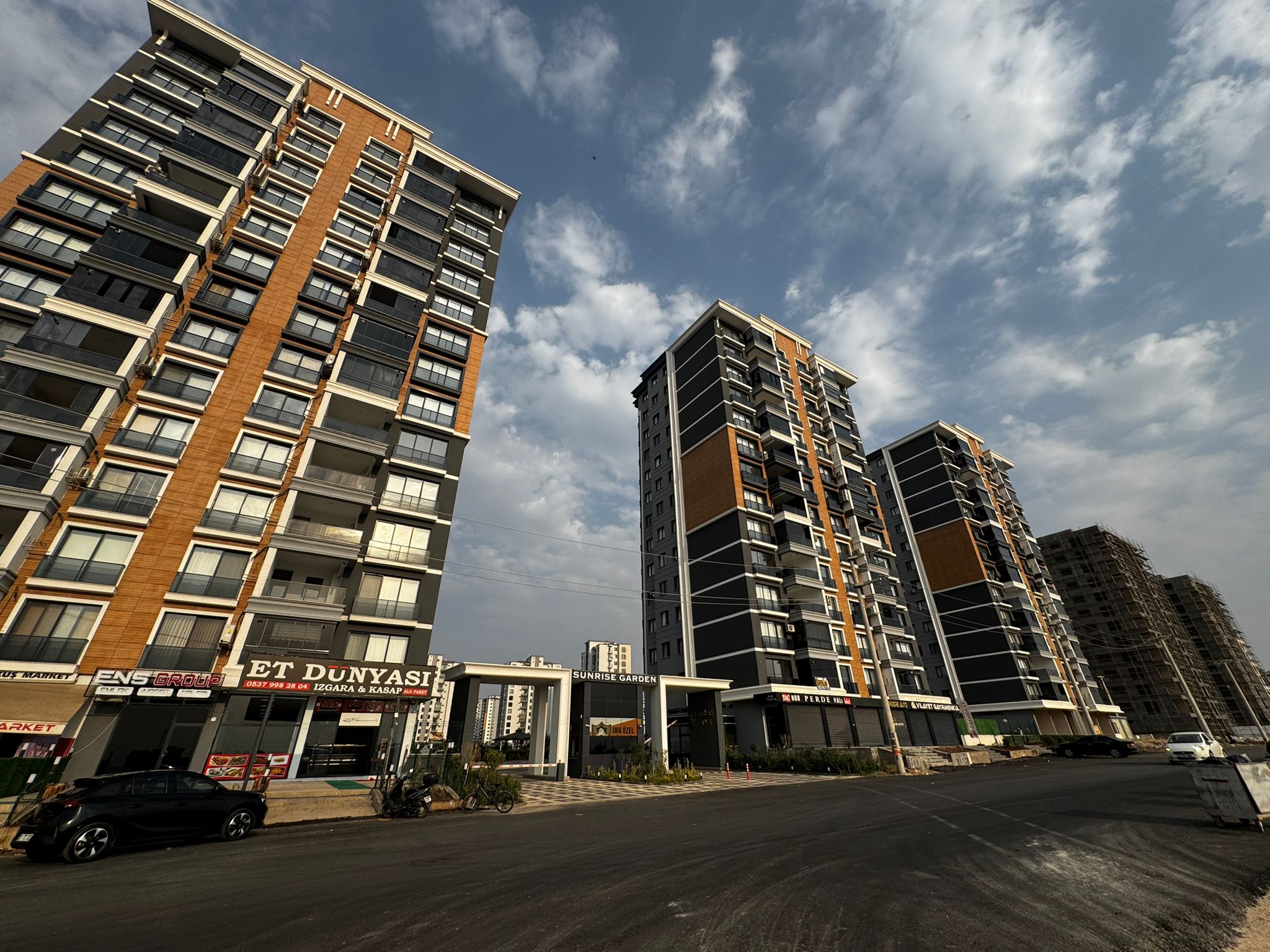 D TİPİ CEZAEVİ KARŞISI GÜNEŞ YAPIDA TAŞINMAYA HAZIR  SATIILK 3.5+1 DAİRE DAİRE