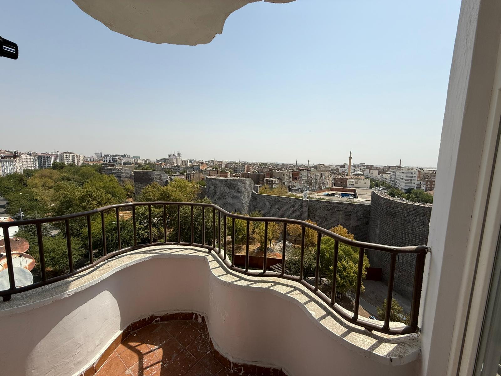 ESKİHALDE SUR MANZARALI FERAH DAİRE