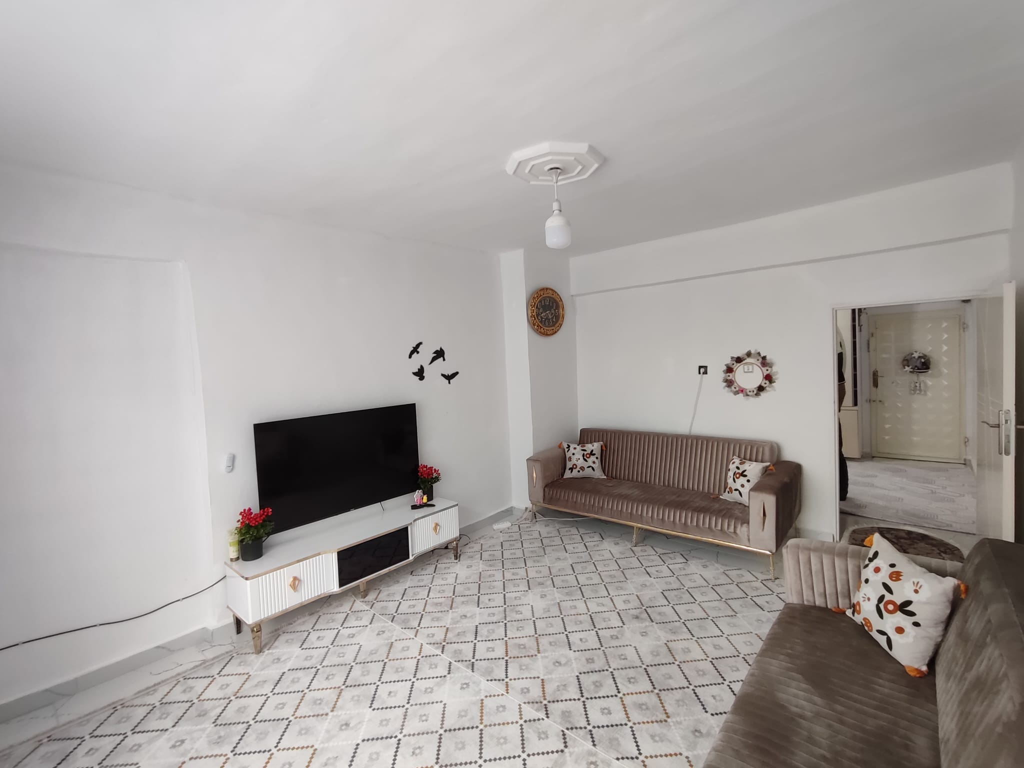 BAĞLARDA 3+1 ARAKAT SATILIK DAİRE