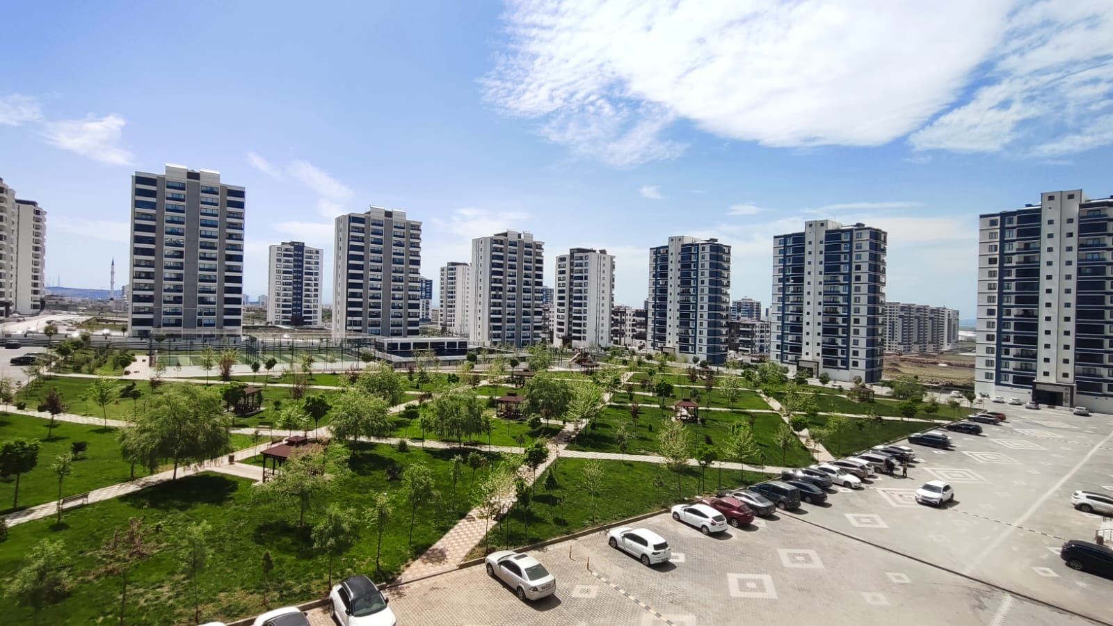 STAR BATIŞEHİRDE LÜKS 4.5+1 SATILIK DAİRE
