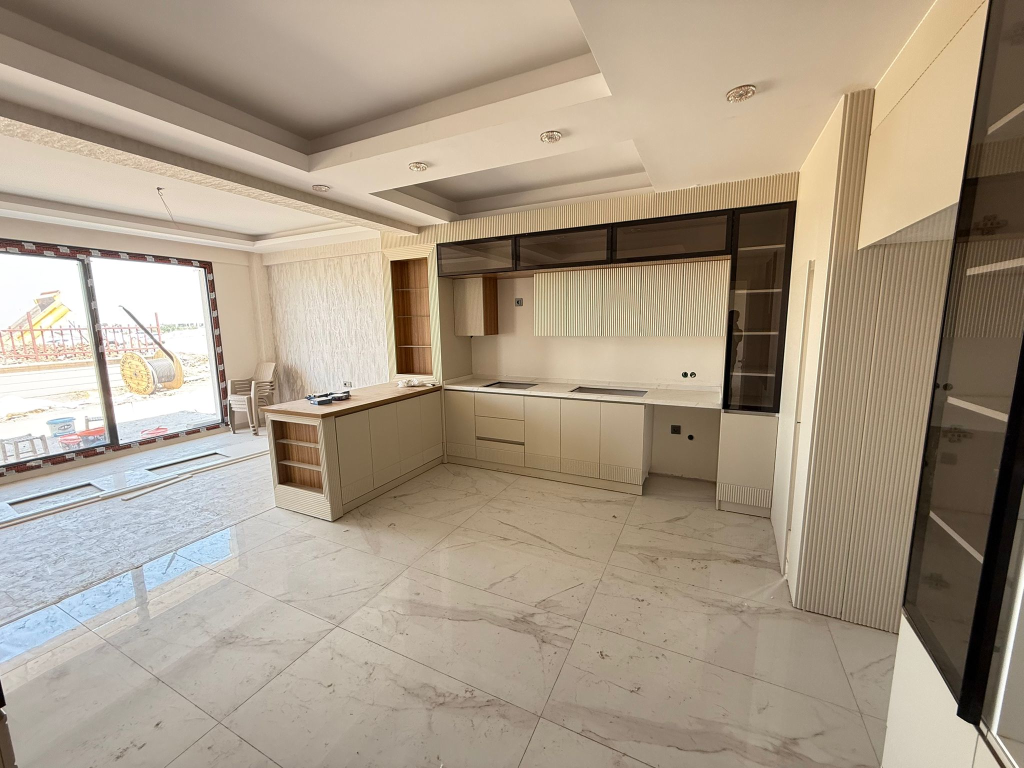 KENT ORMAN ARKASI SATILIK 5.5+1 VİLLA