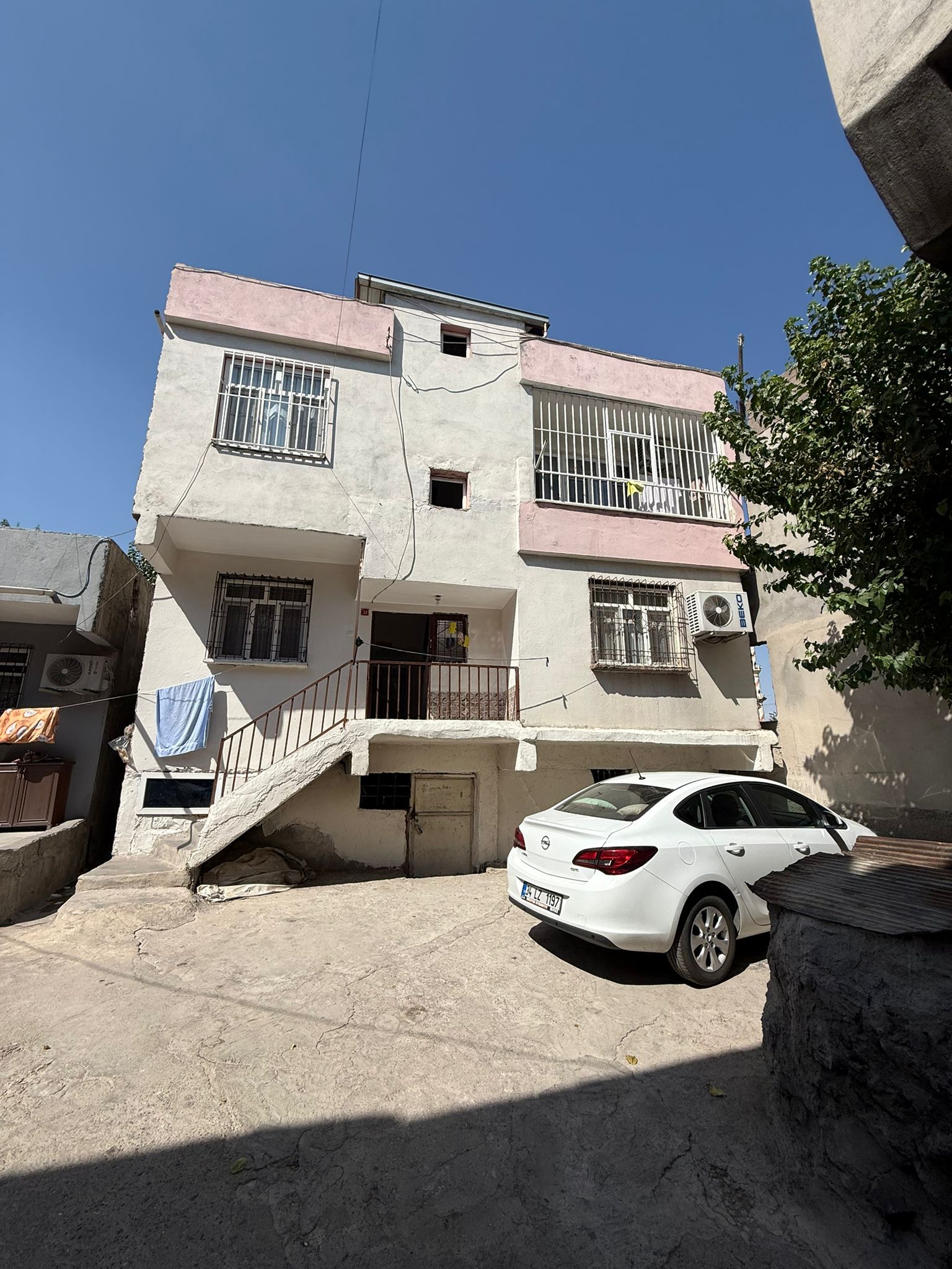 PEYAS MAH. SATILIK İKİ KATLI EV